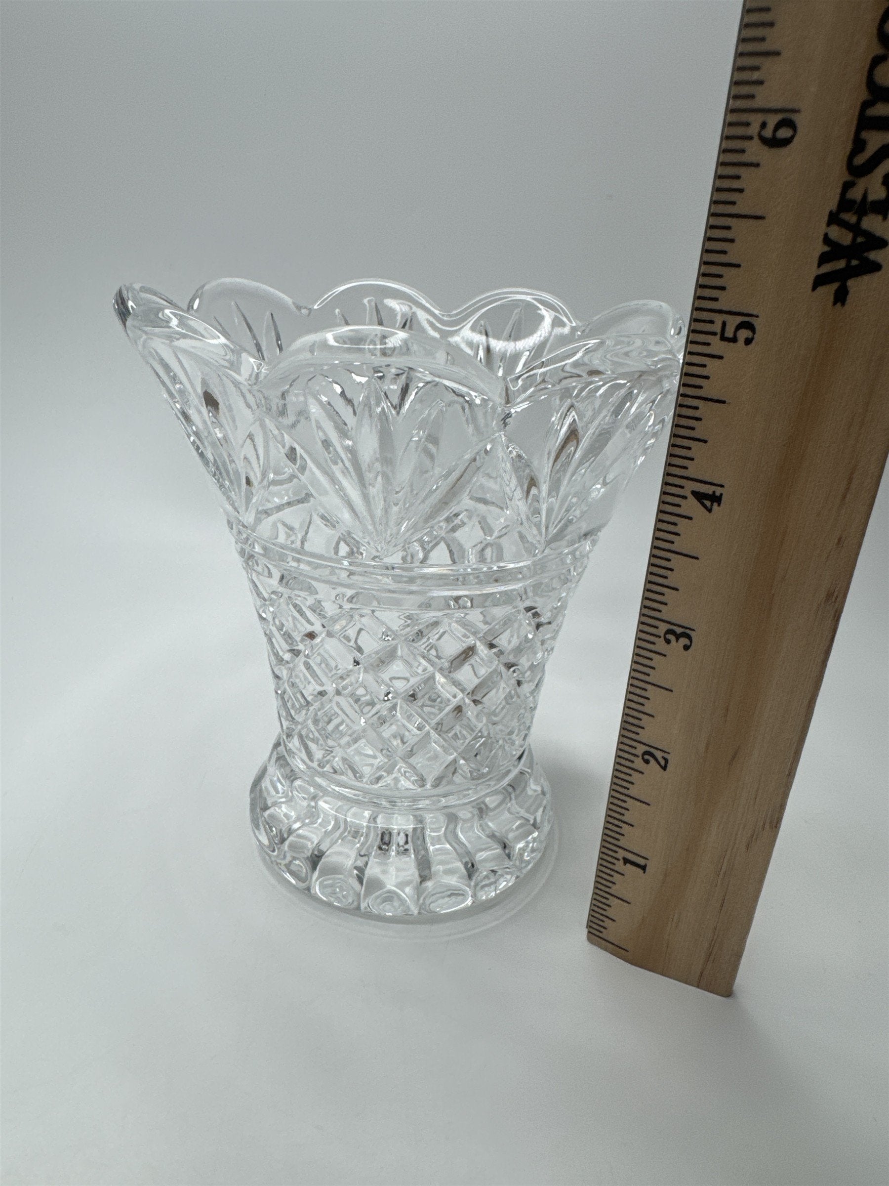 Teleflora Clear Diamond Cut 24% Lead Crystal Table Flower Vase 5" Tall EUC