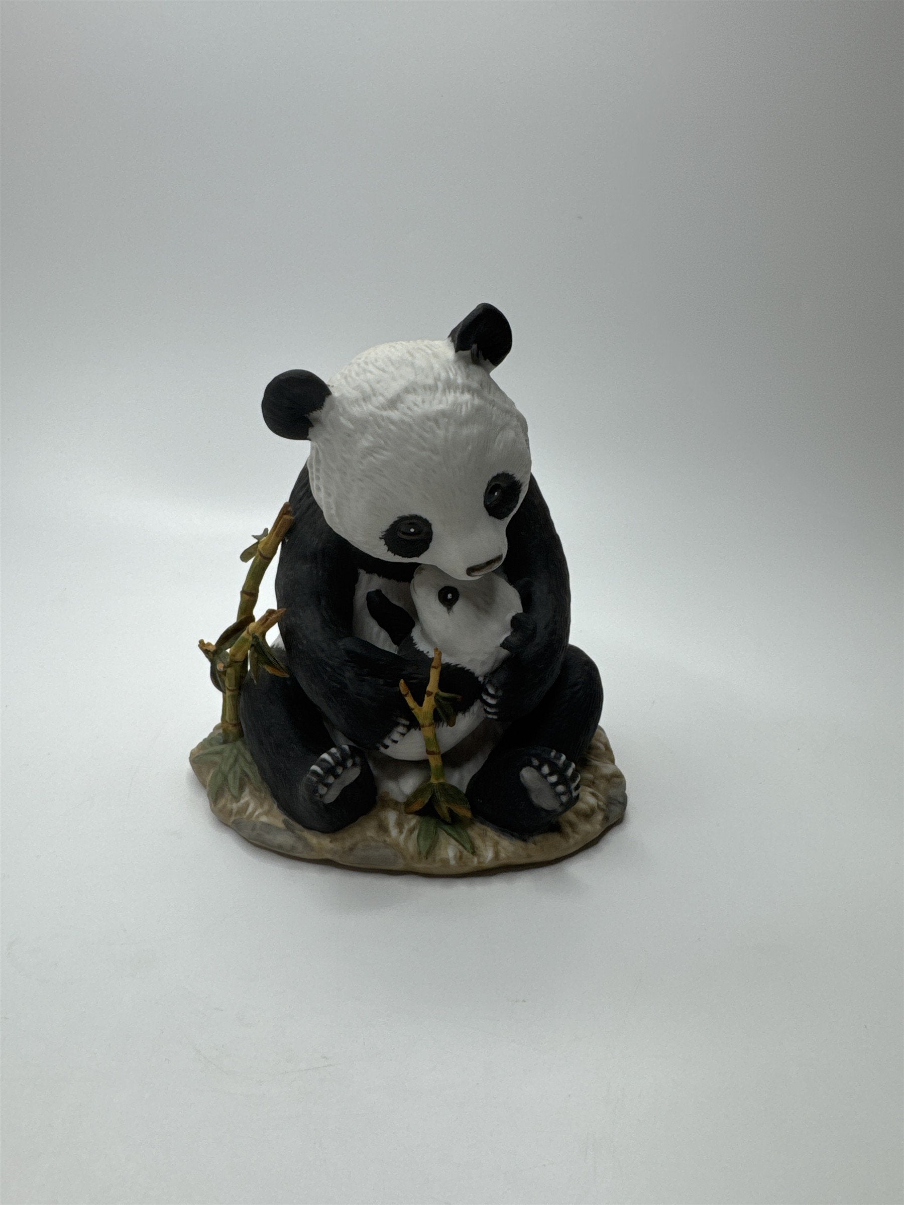 Vintage Masterpiece by Homco Home Interiors Porcelain Panda + Cub Figurine EUC