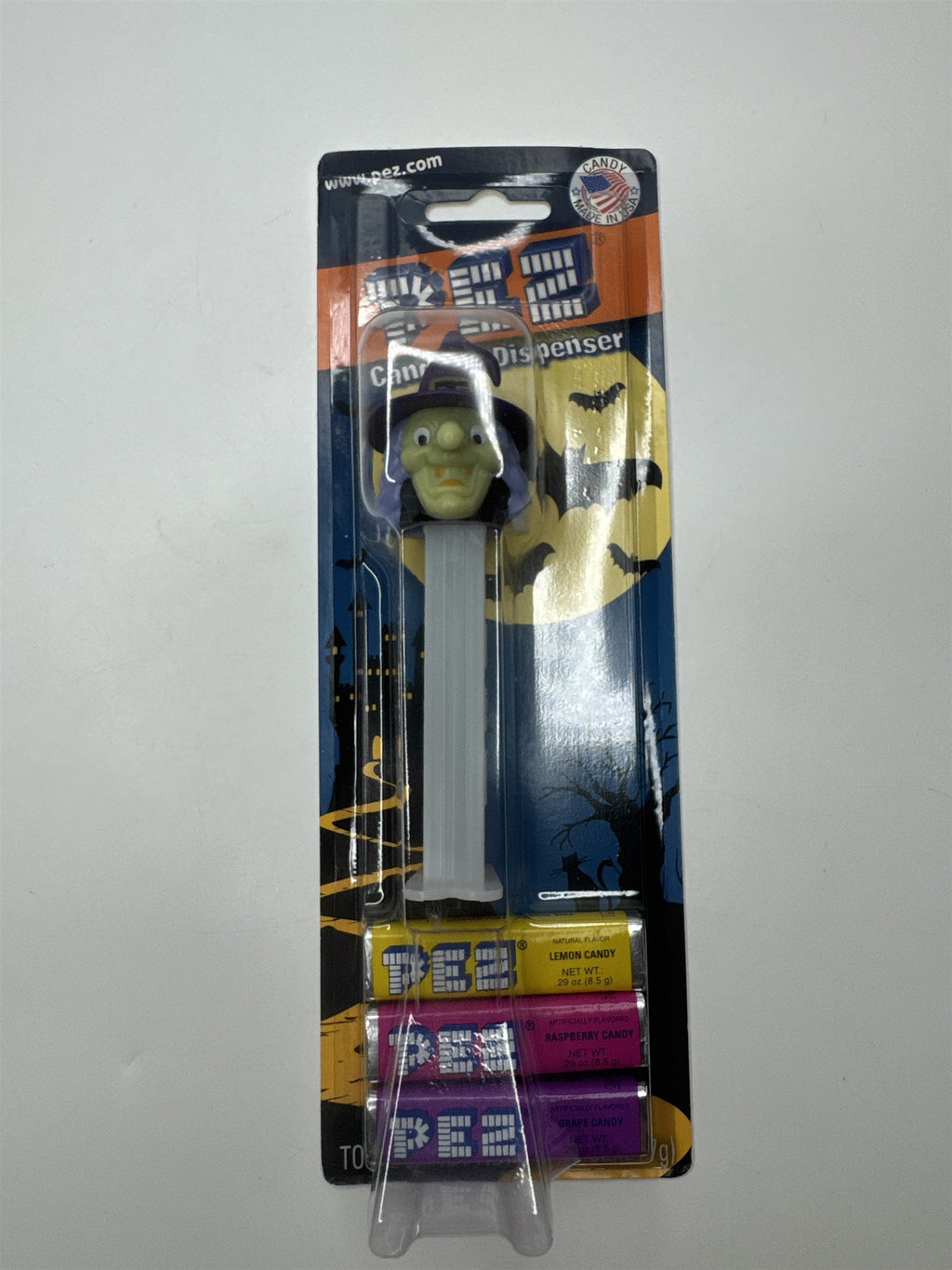 2010 Glow in the Dark WITCH Halloween PEZ Candy Dispenser GLOWS