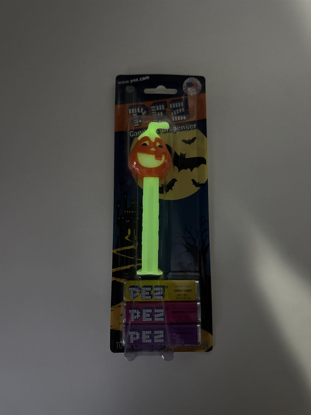 2010 Glow in the Dark JACK-O-LANTERN Halloween PEZ Candy Dispenser GLOWS