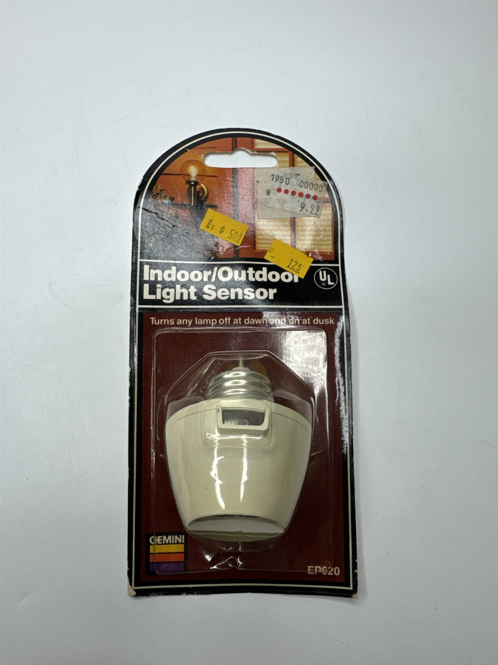 Gemini Indoor/Outdoor Light Sensor - Turns Any Lamp Off At Dawn, On At Dusk