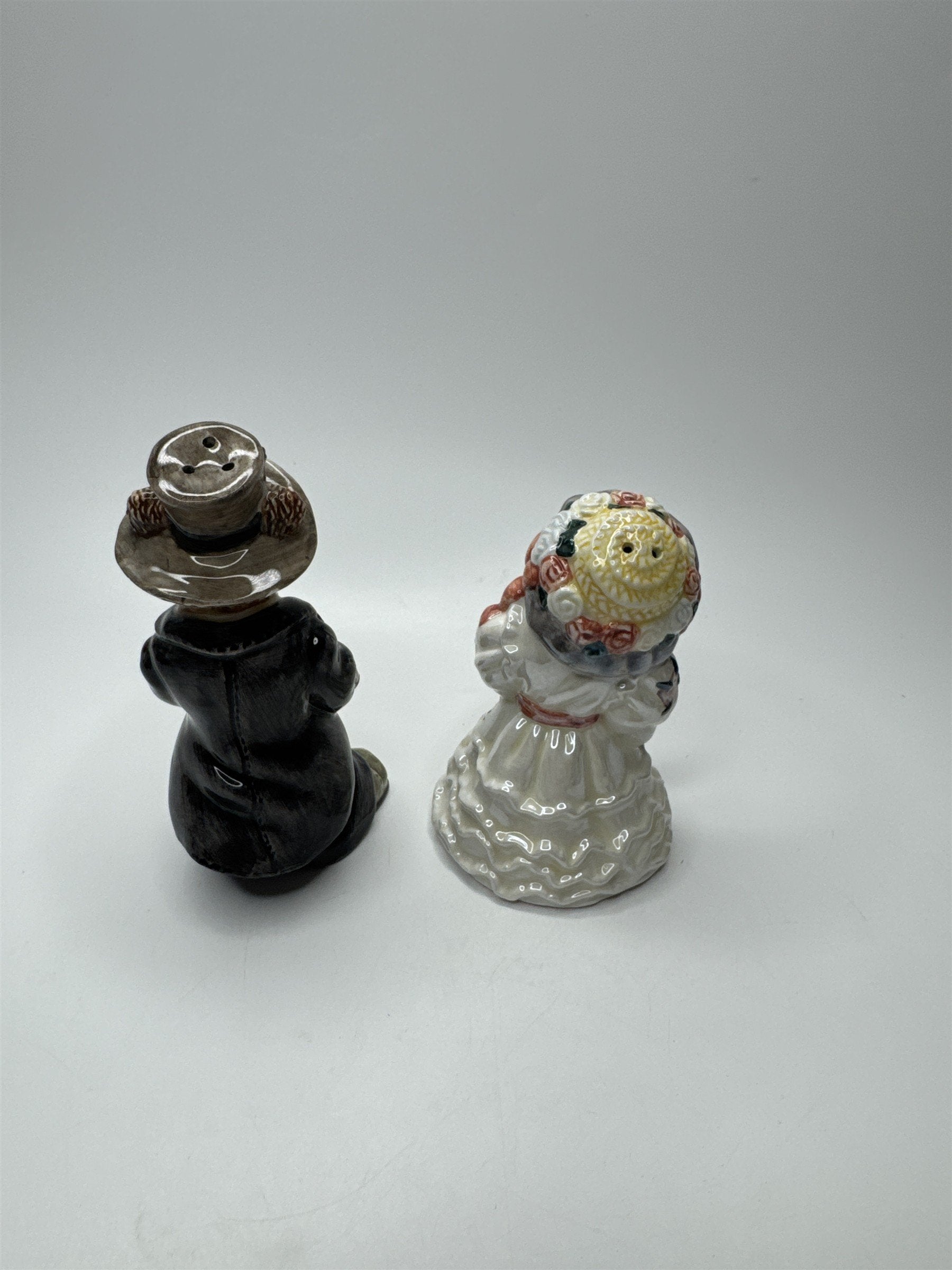 Bearware Pottery Bride and Groom Salt and Pepper Shakers Set Bear Themed