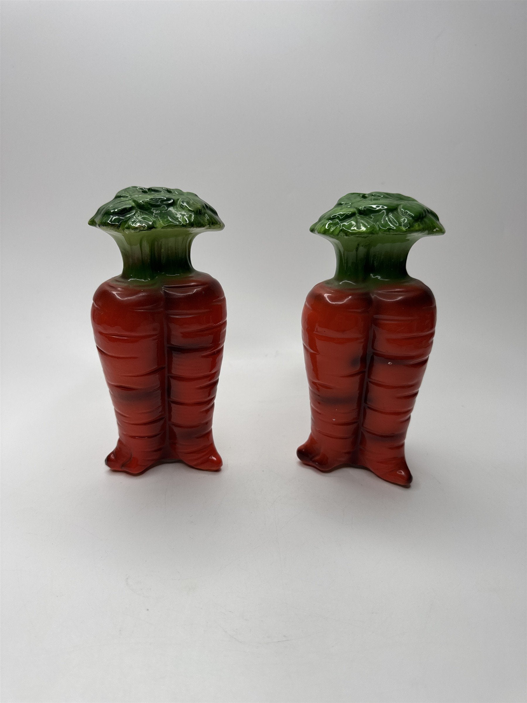Vintage Japan Carrot Shaped Salt and Pepper Shaker Set Ceramic Hand Painted
