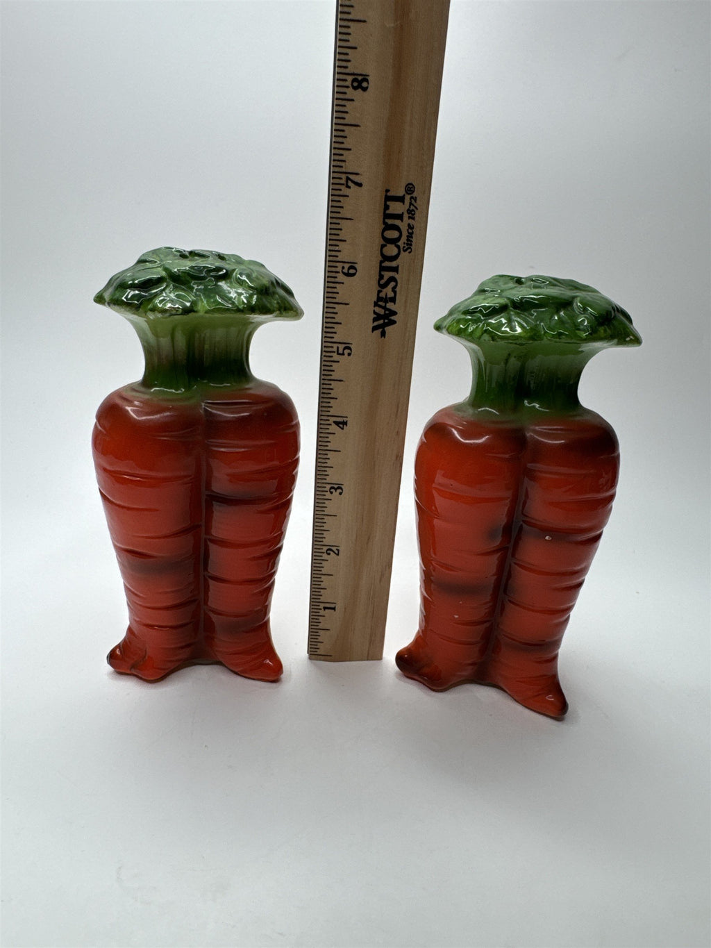 Vintage Japan Carrot Shaped Salt and Pepper Shaker Set Ceramic Hand Painted