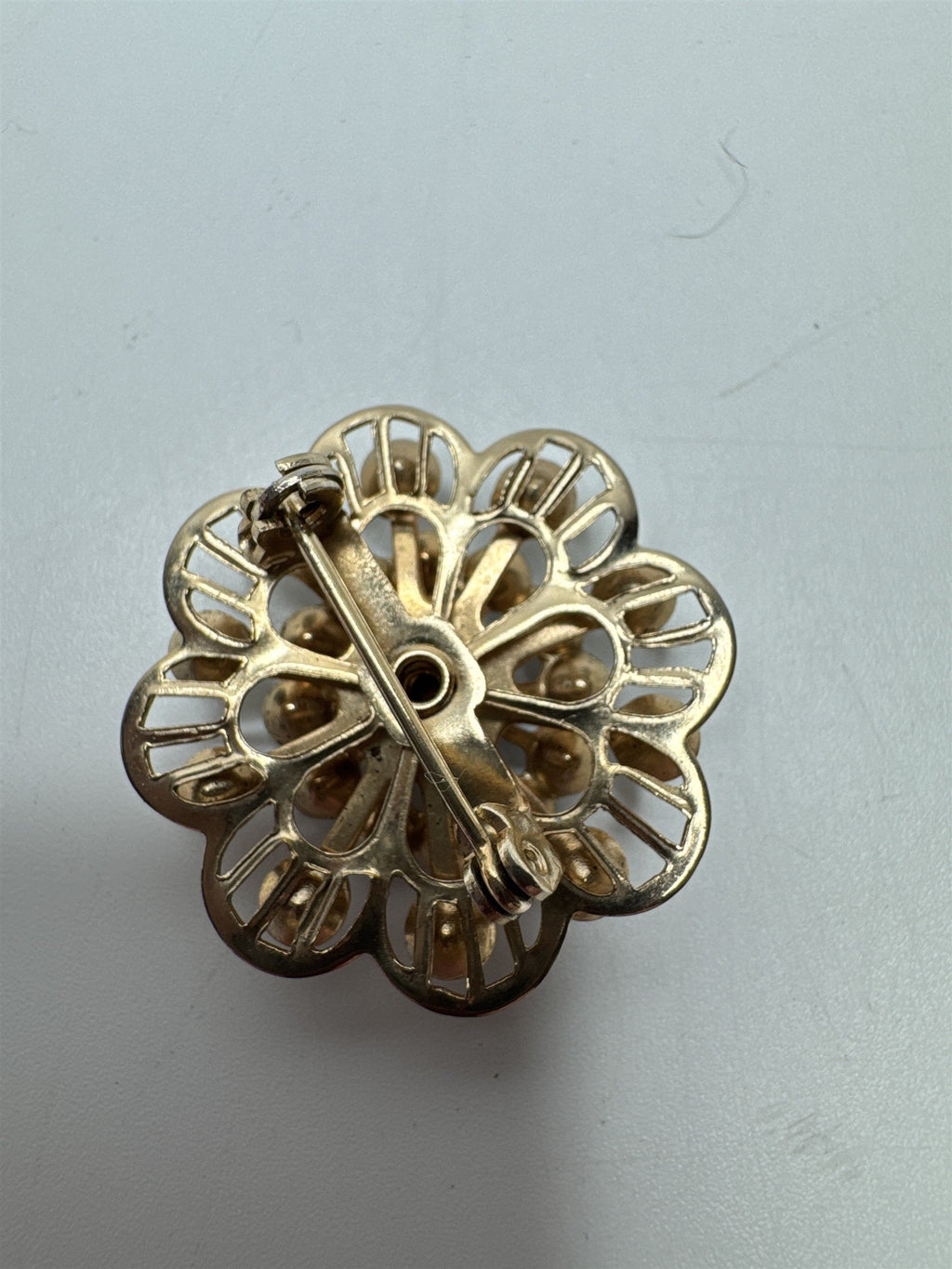 Vintage Gold Flower/Snowflake Floral Brooch/Pin with Blue Rhinestones