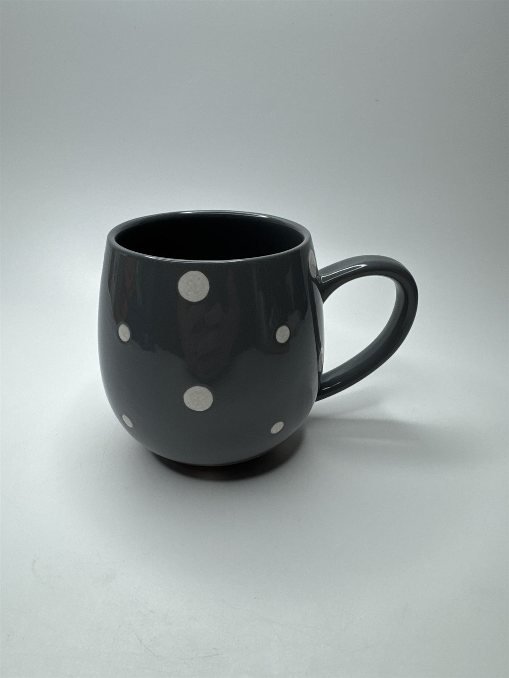 Tara Temptations 14oz Gray and White Polka Dot Oven/Dishwasher/Microwave-Sfe Mug