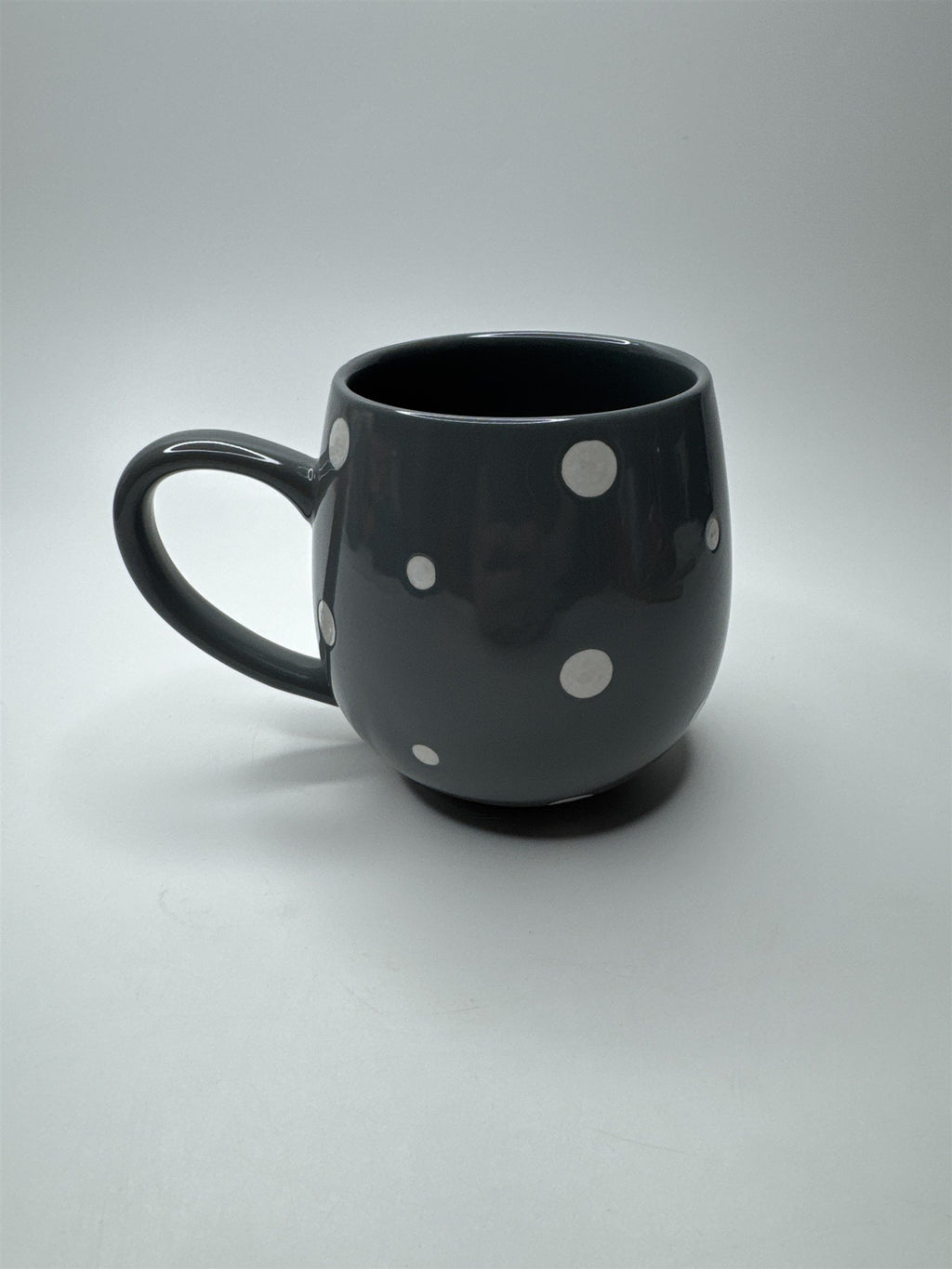 Tara Temptations 14oz Gray and White Polka Dot Oven/Dishwasher/Microwave-Sfe Mug