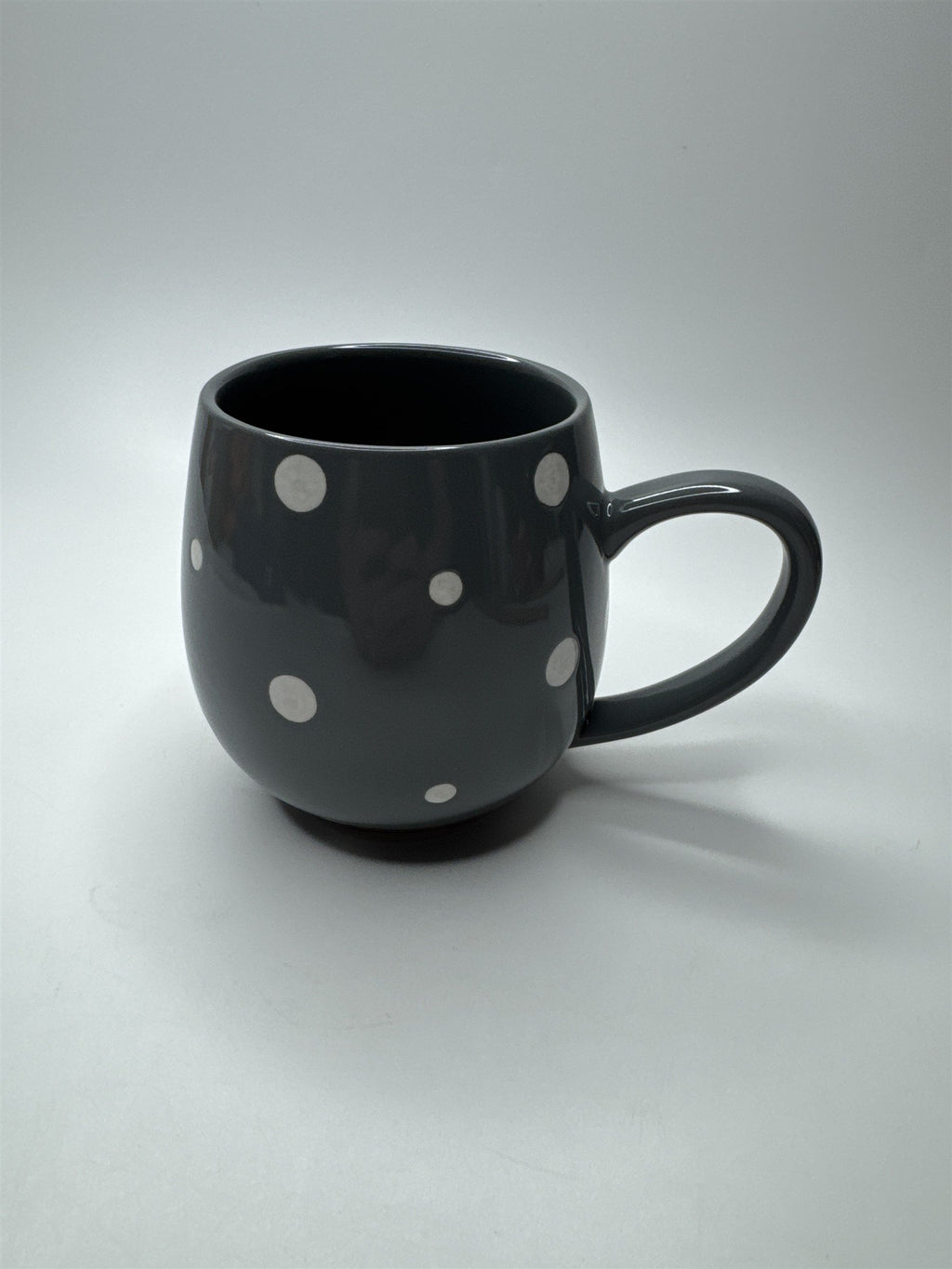 Tara Temptations 14oz Gray and White Polka Dot Oven/Dishwasher/Microwave-Sfe Mug
