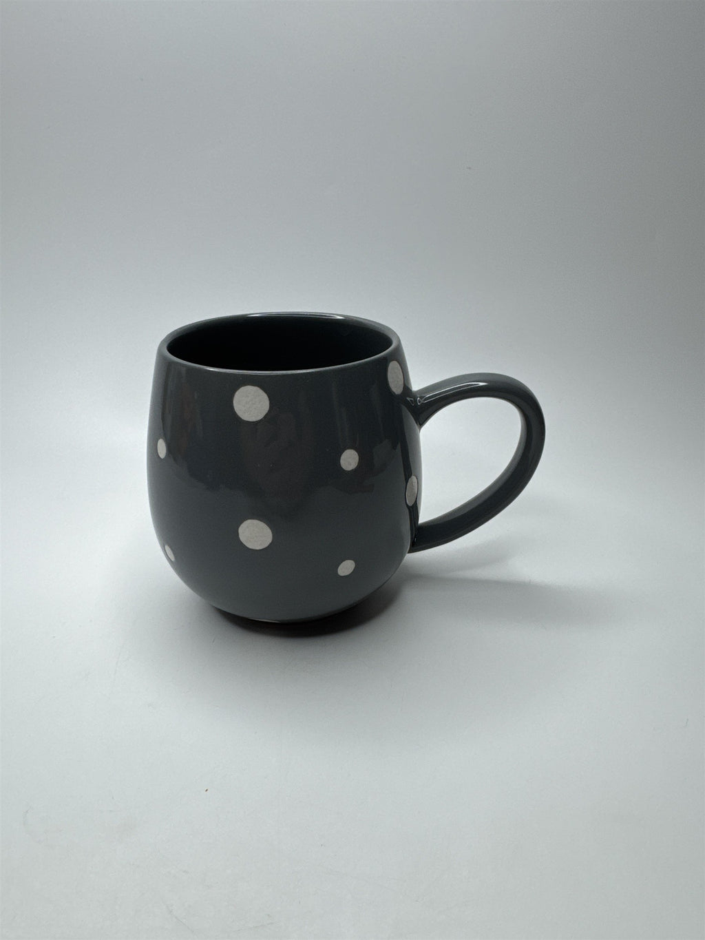 Tara Temptations 14oz Gray and White Polka Dot Oven/Dishwasher/Microwave-Sfe Mug