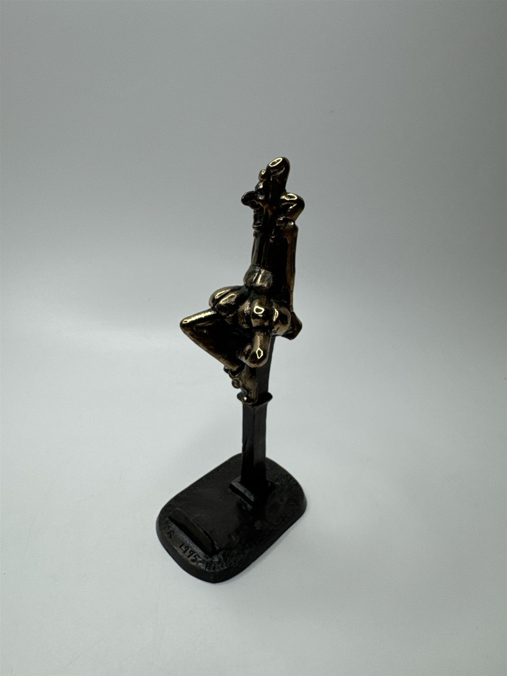 1995 Las Vegas Royal Order of Jester Bronze Figural Card Holder by Weatherbee