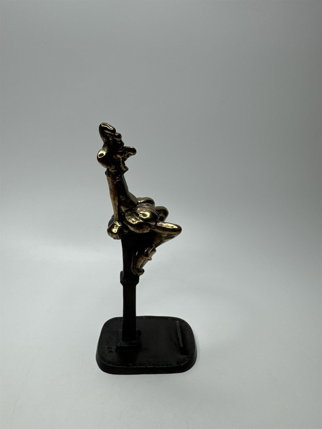 1995 Las Vegas Royal Order of Jester Bronze Figural Card Holder by Weatherbee