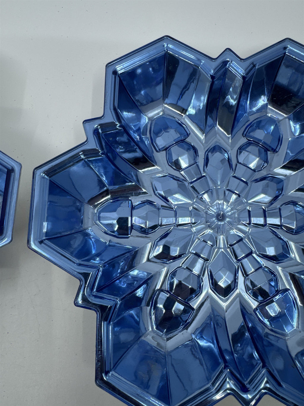 Set of Two Plastic Snowflake Trays Blue/Silver Decorative Christmas Trays
