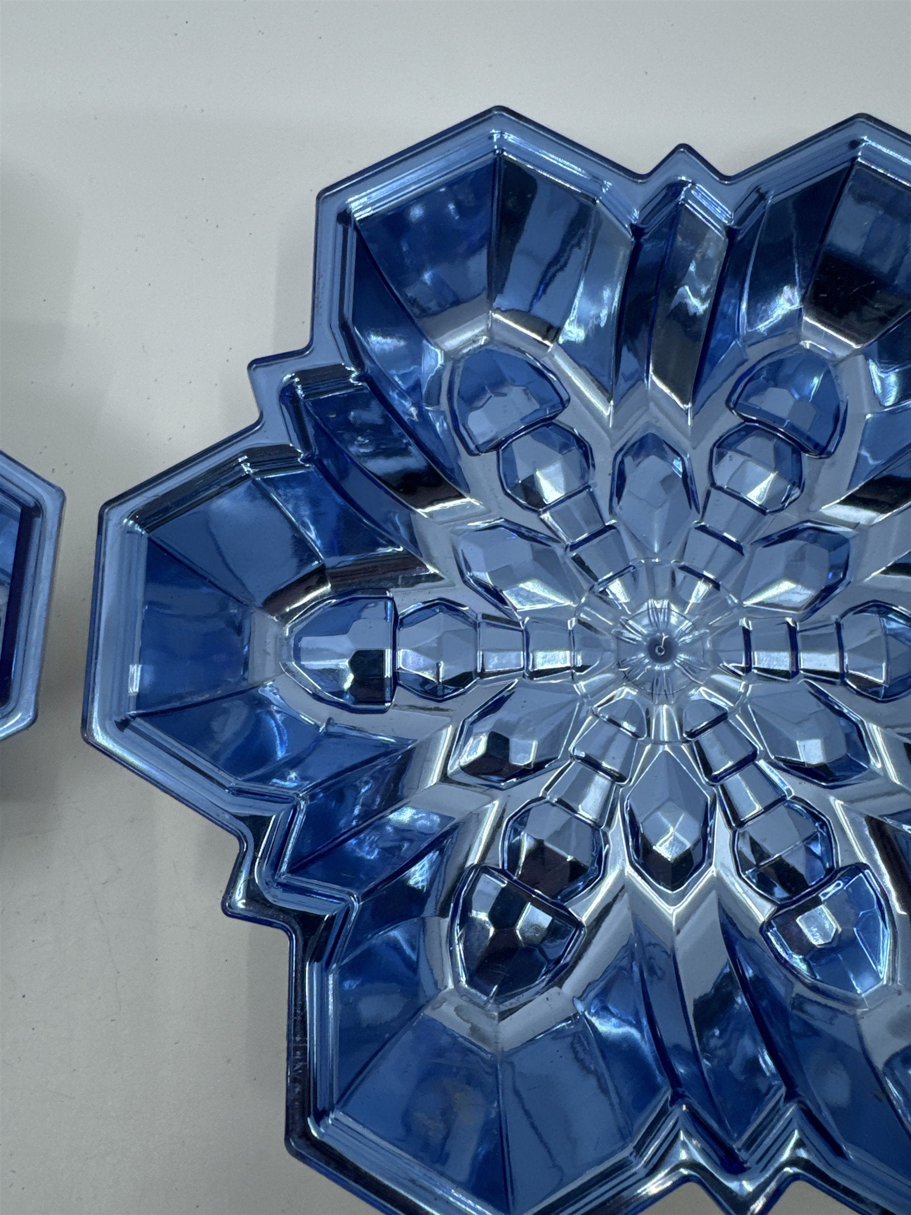 Set of Two Plastic Snowflake Trays Blue/Silver Decorative Christmas Trays
