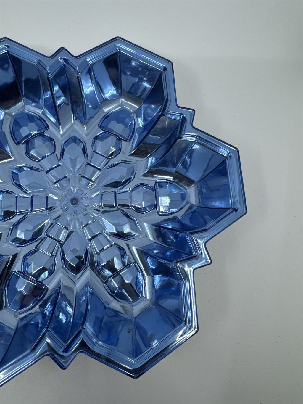 Set of Two Plastic Snowflake Trays Blue/Silver Decorative Christmas Trays