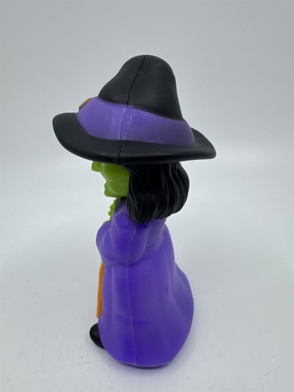 Plastic Light Up Cackling Decorative Halloween Witch