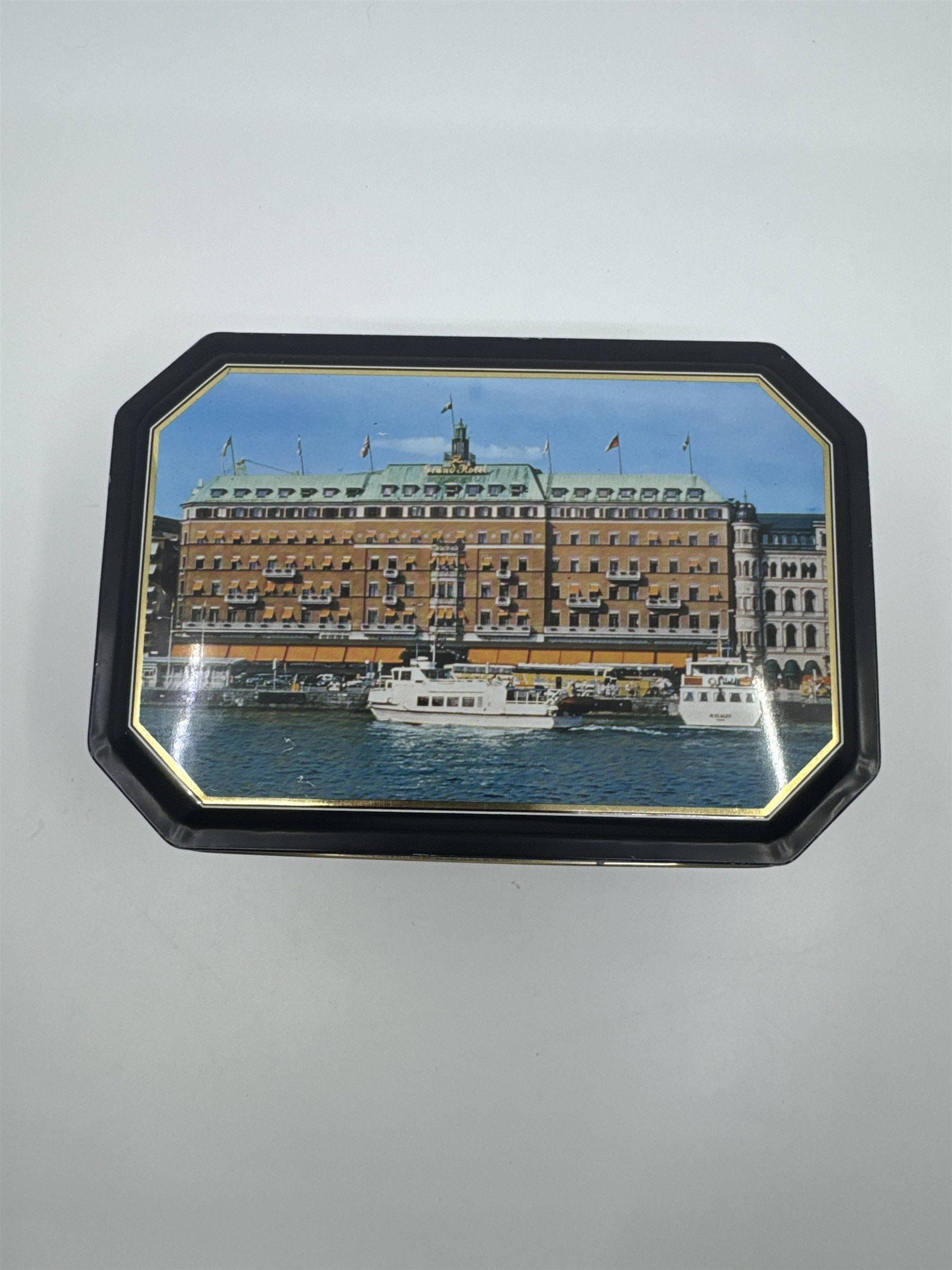 Vtg Borkum Riff Bourbon Whiskey Pipe Tobacco Grand Hotel Sweden Empty Tin