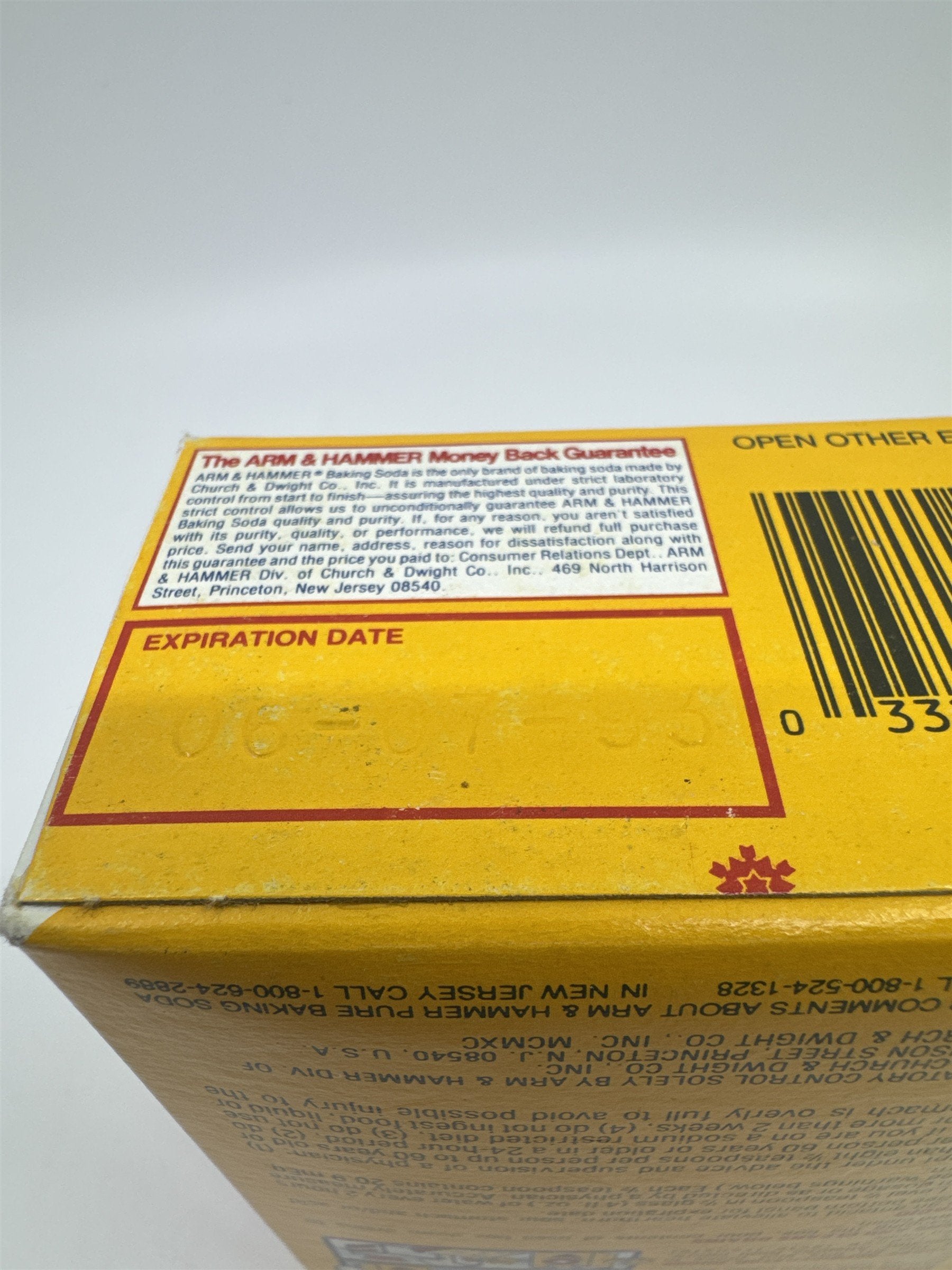 Vintage Nostalgic Arm And Hammer Pure Baking Soda 16 Oz. Full Box Ex 06/07/93