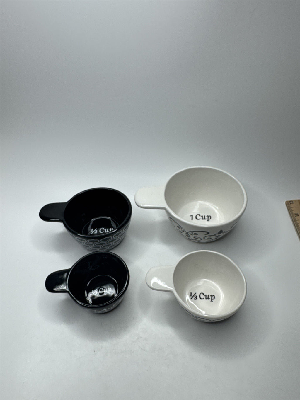 Set of 4 Ceramic Ornate Pattern Meashing Cups 1/4c-1c (Some Crazing)