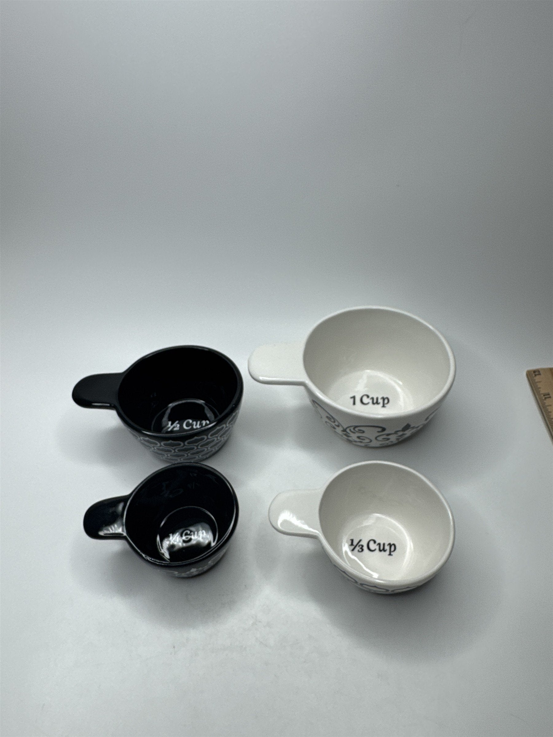 Set of 4 Ceramic Ornate Pattern Meashing Cups 1/4c-1c (Some Crazing)