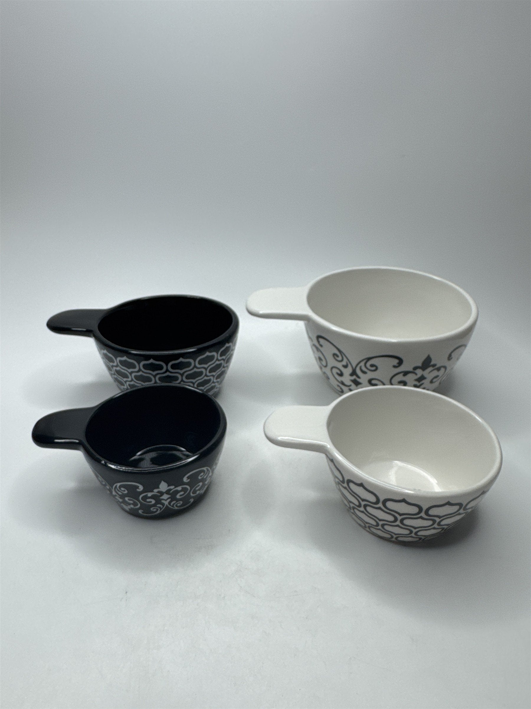 Set of 4 Ceramic Ornate Pattern Meashing Cups 1/4c-1c (Some Crazing)
