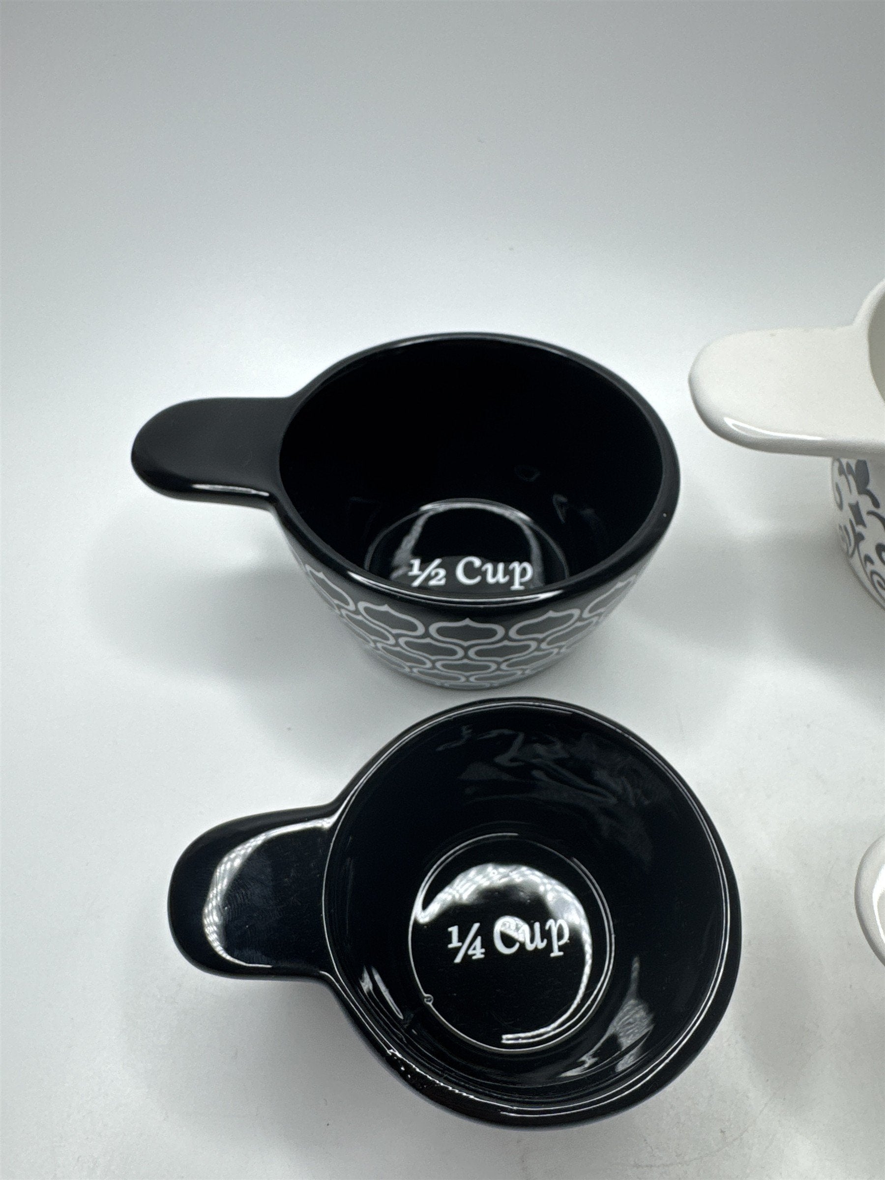 Set of 4 Ceramic Ornate Pattern Meashing Cups 1/4c-1c (Some Crazing)