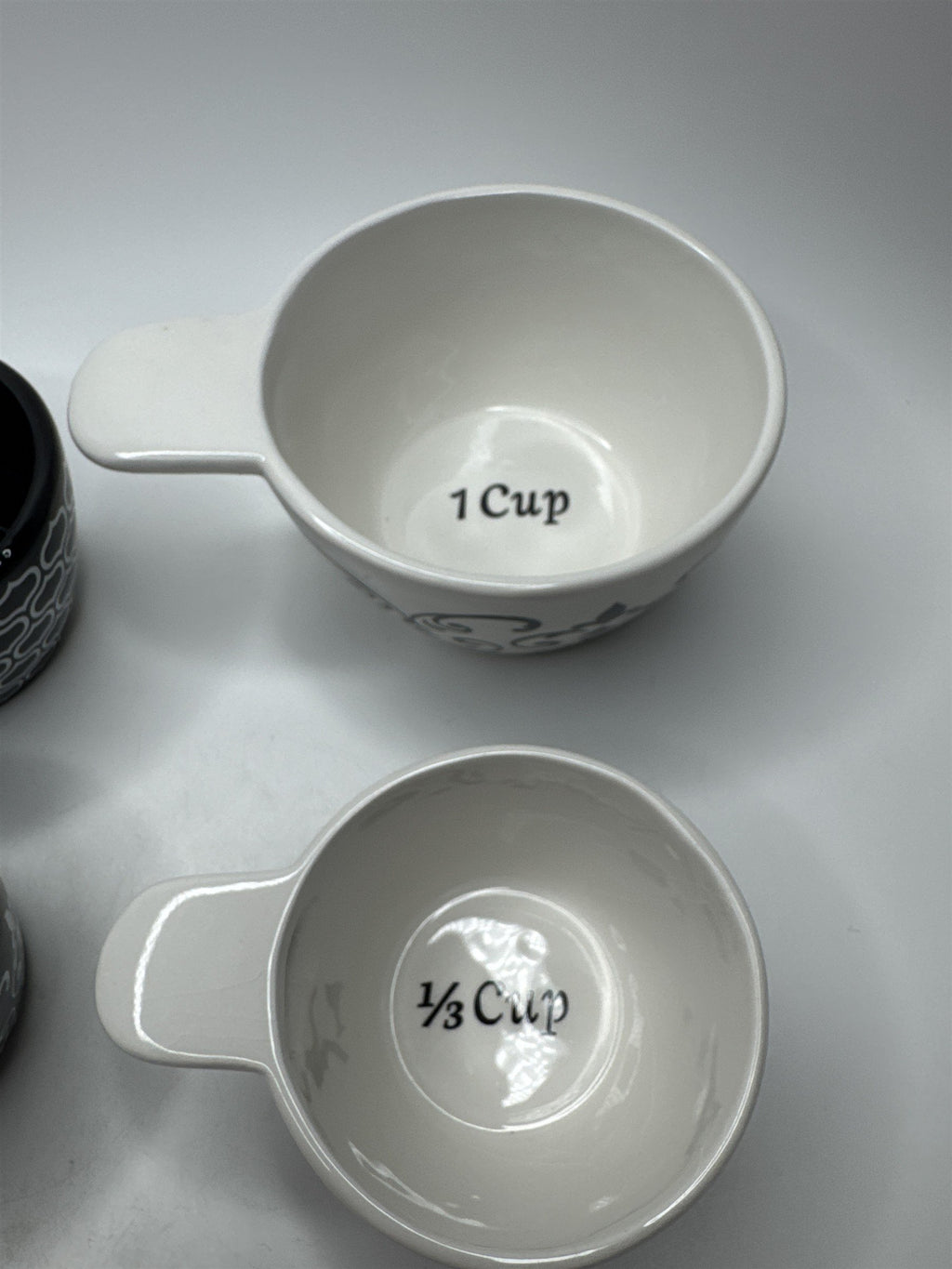 Set of 4 Ceramic Ornate Pattern Meashing Cups 1/4c-1c (Some Crazing)