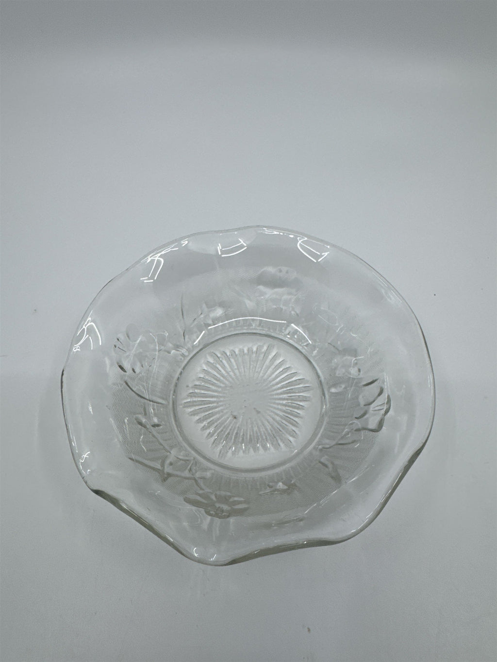 Vintage Jeannette Iris And Herringbone Clear Glass Ruffled Bowl Dessert Bowl