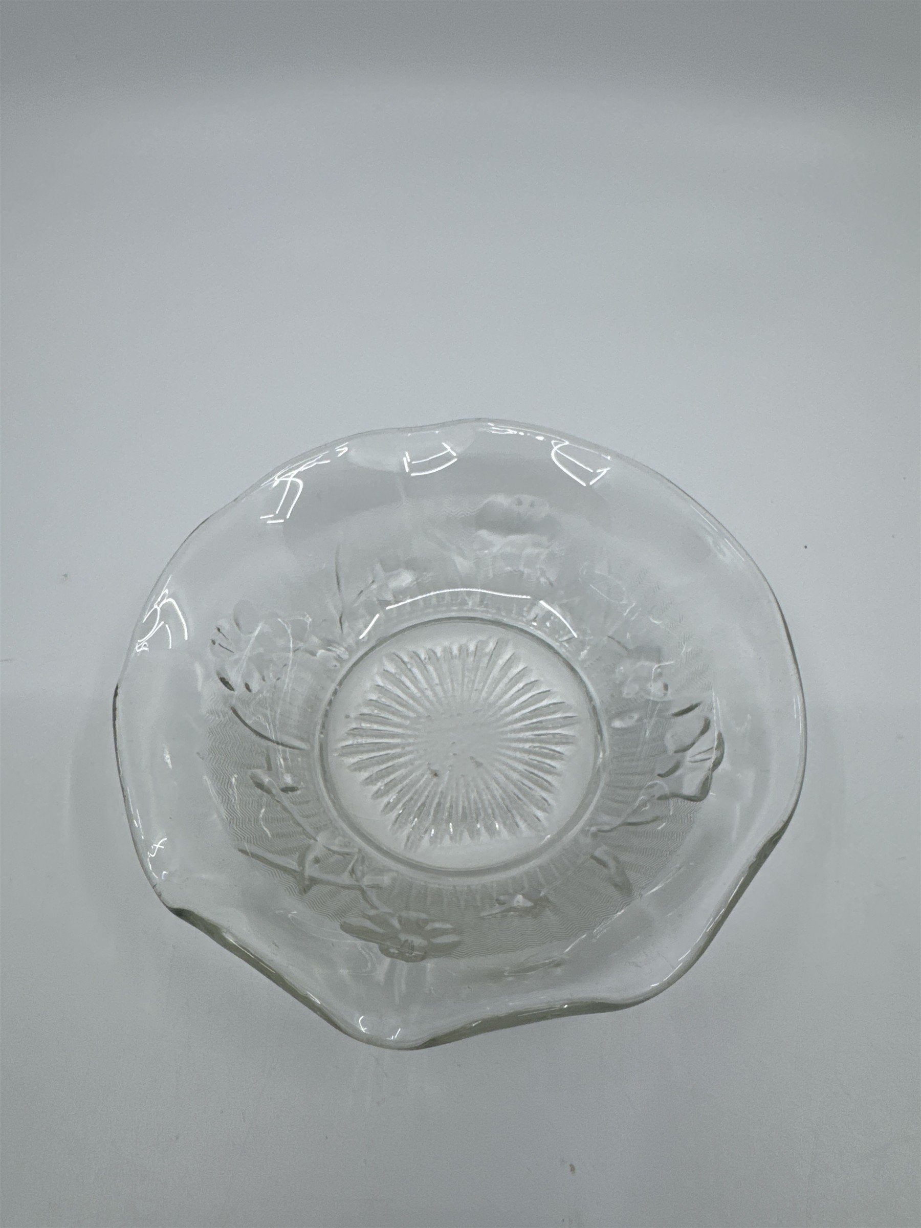 Vintage Jeannette Iris And Herringbone Clear Glass Ruffled Bowl Dessert Bowl