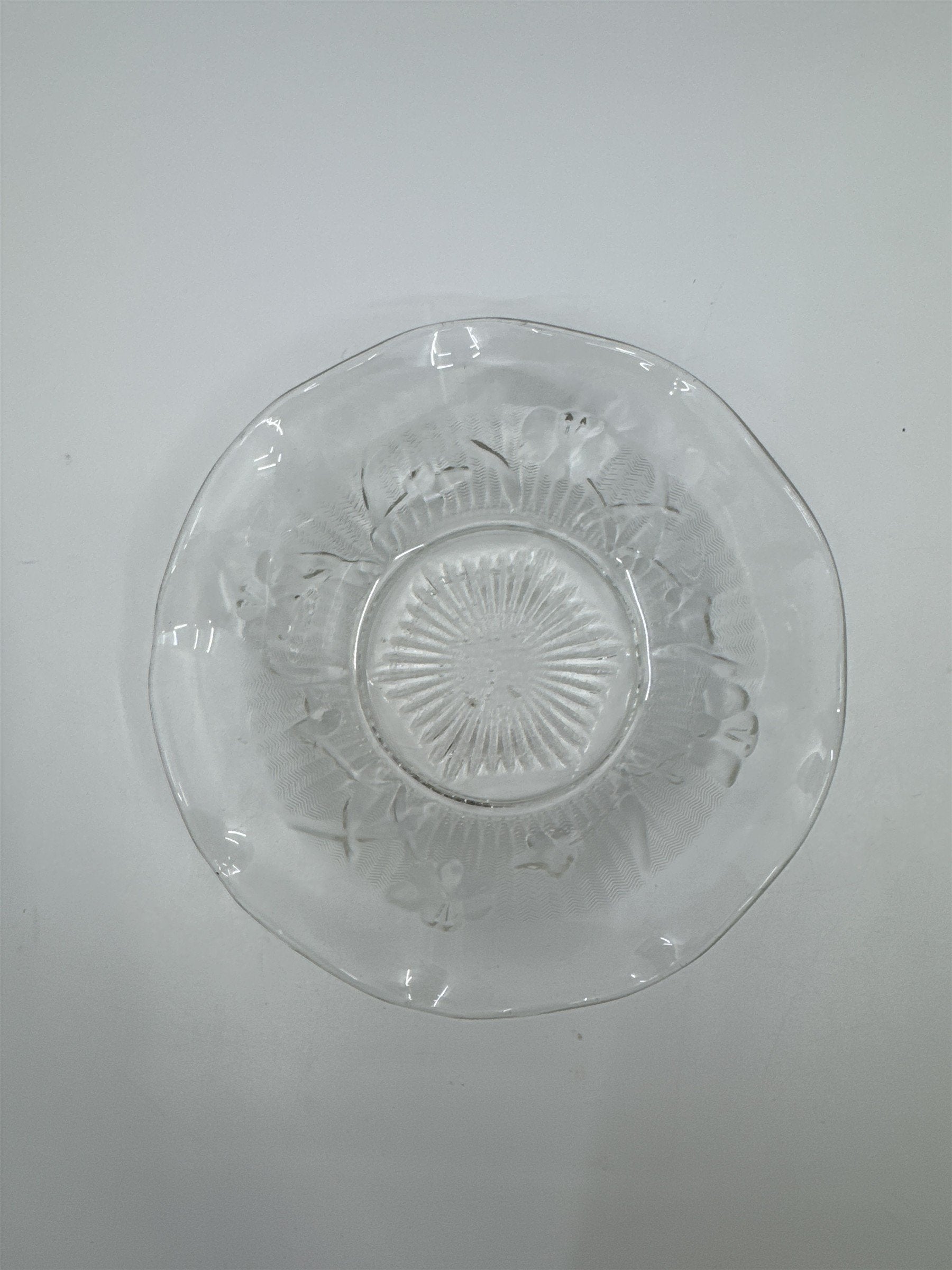 Vintage Jeannette Iris And Herringbone Clear Glass Ruffled Bowl Dessert Bowl