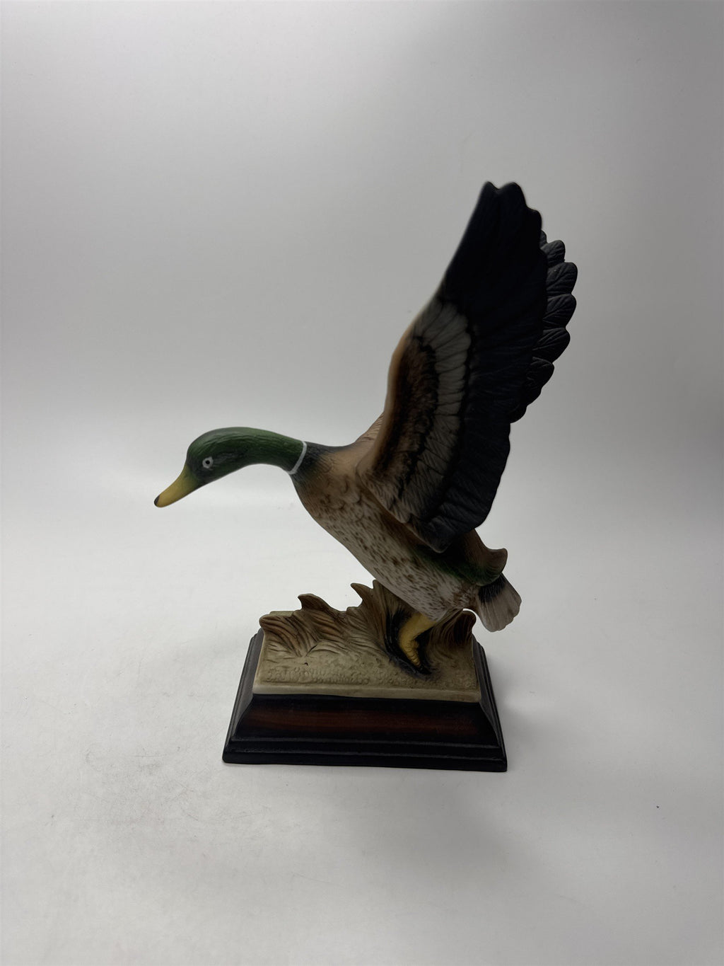 Vintage Flight of the Mallard Special Edition Porcelain Duck Figurine Bird