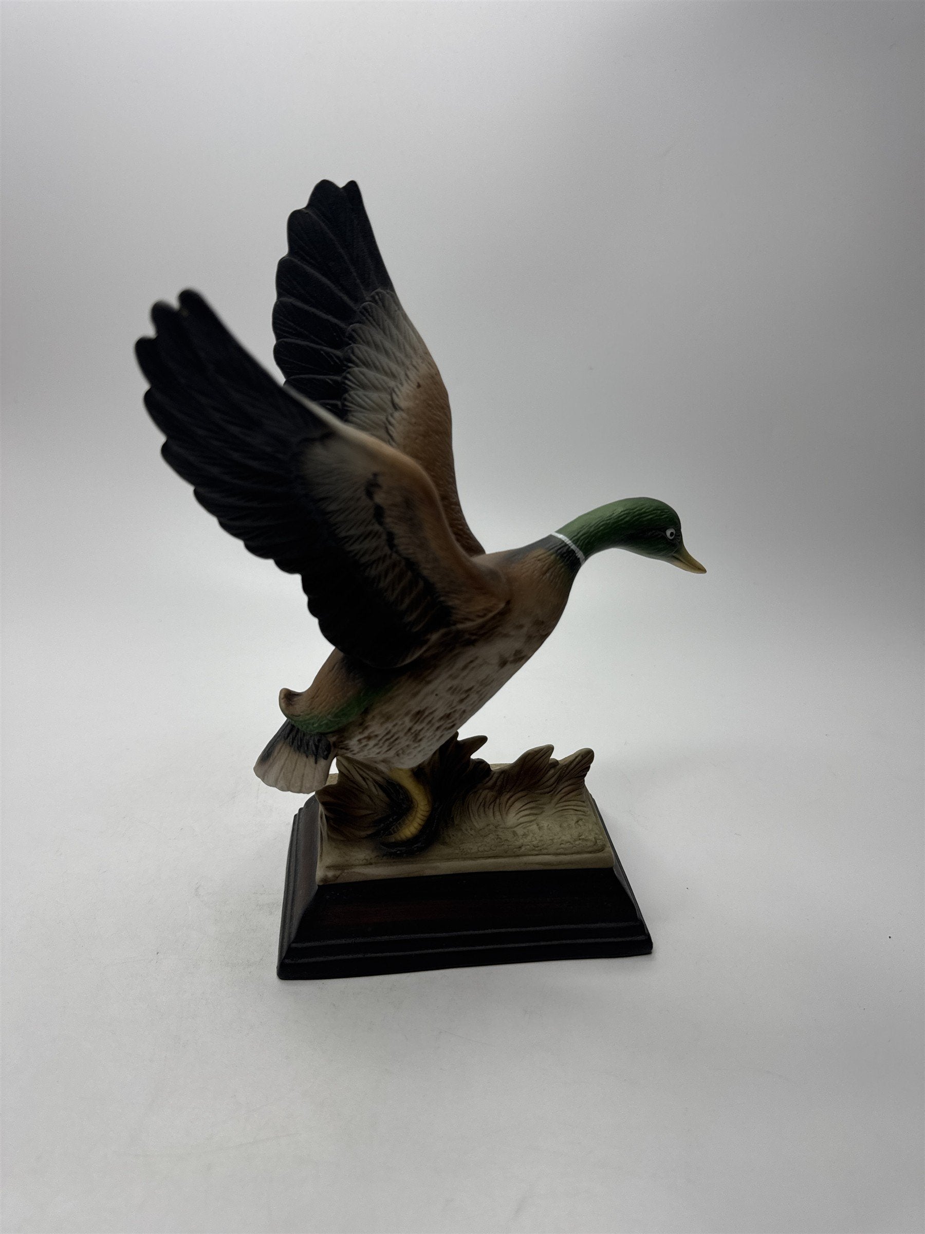 Vintage Flight of the Mallard Special Edition Porcelain Duck Figurine Bird