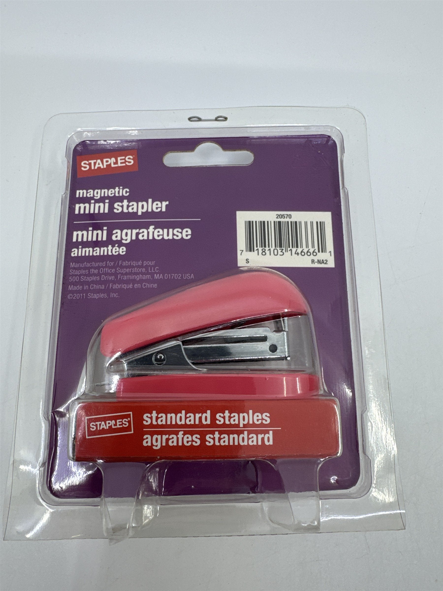 Staples Mini Magnetic Pink Stapler New In Plastic Includes 1000 Staples