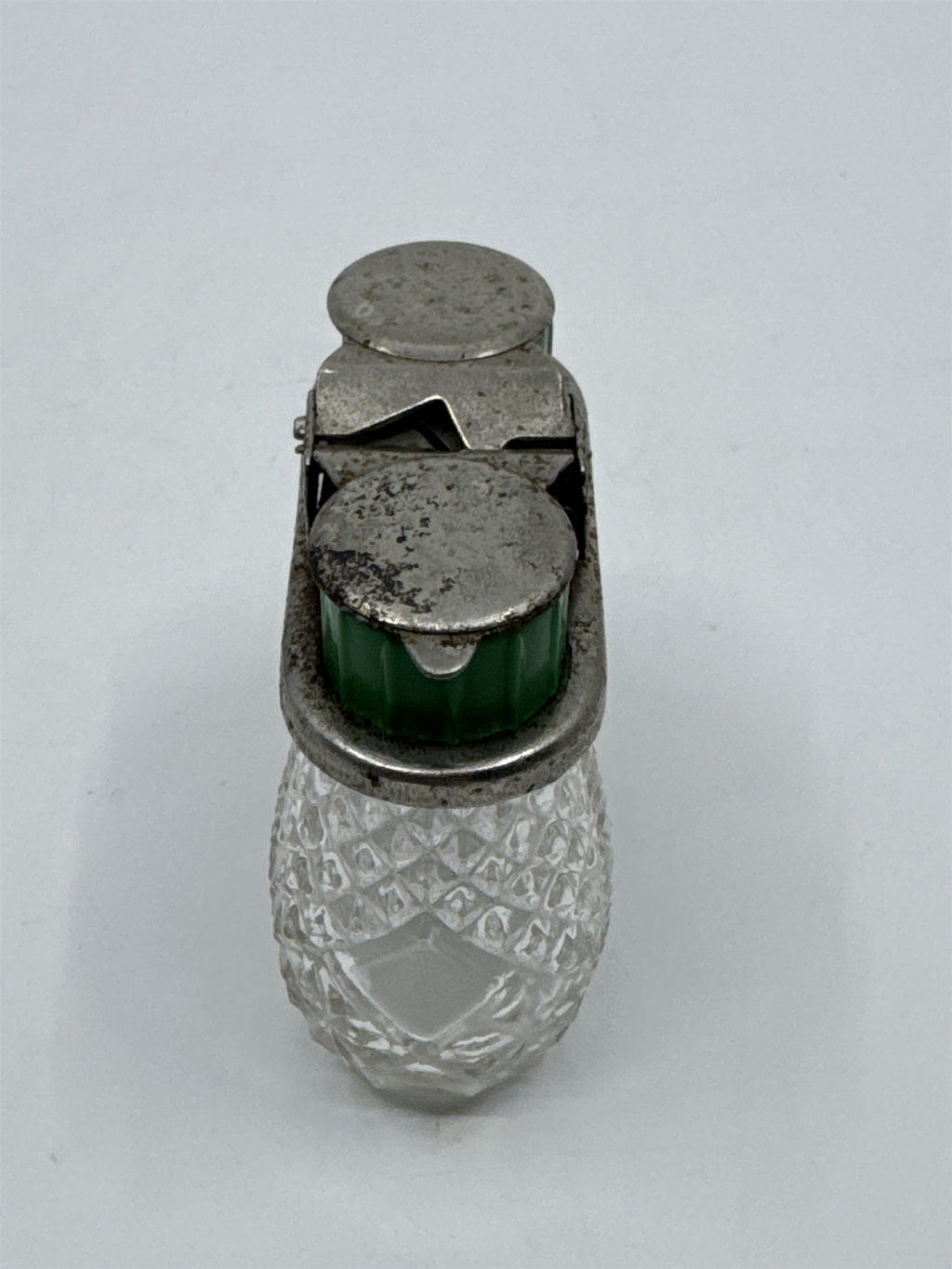 Vintage Bakelite Mini Green Travel Salt And Pepper Shakers Pressed Glass