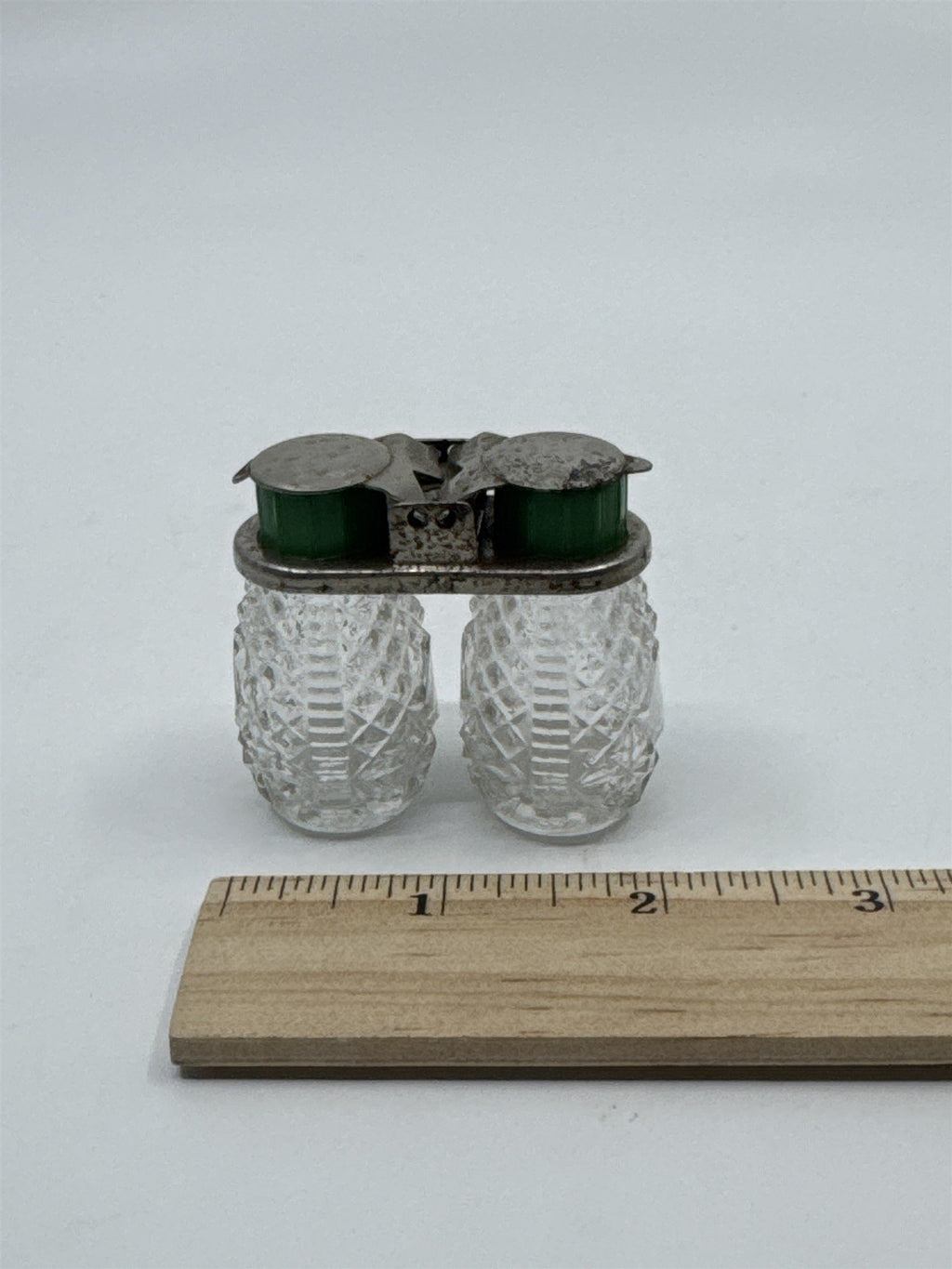Vintage Bakelite Mini Green Travel Salt And Pepper Shakers Pressed Glass
