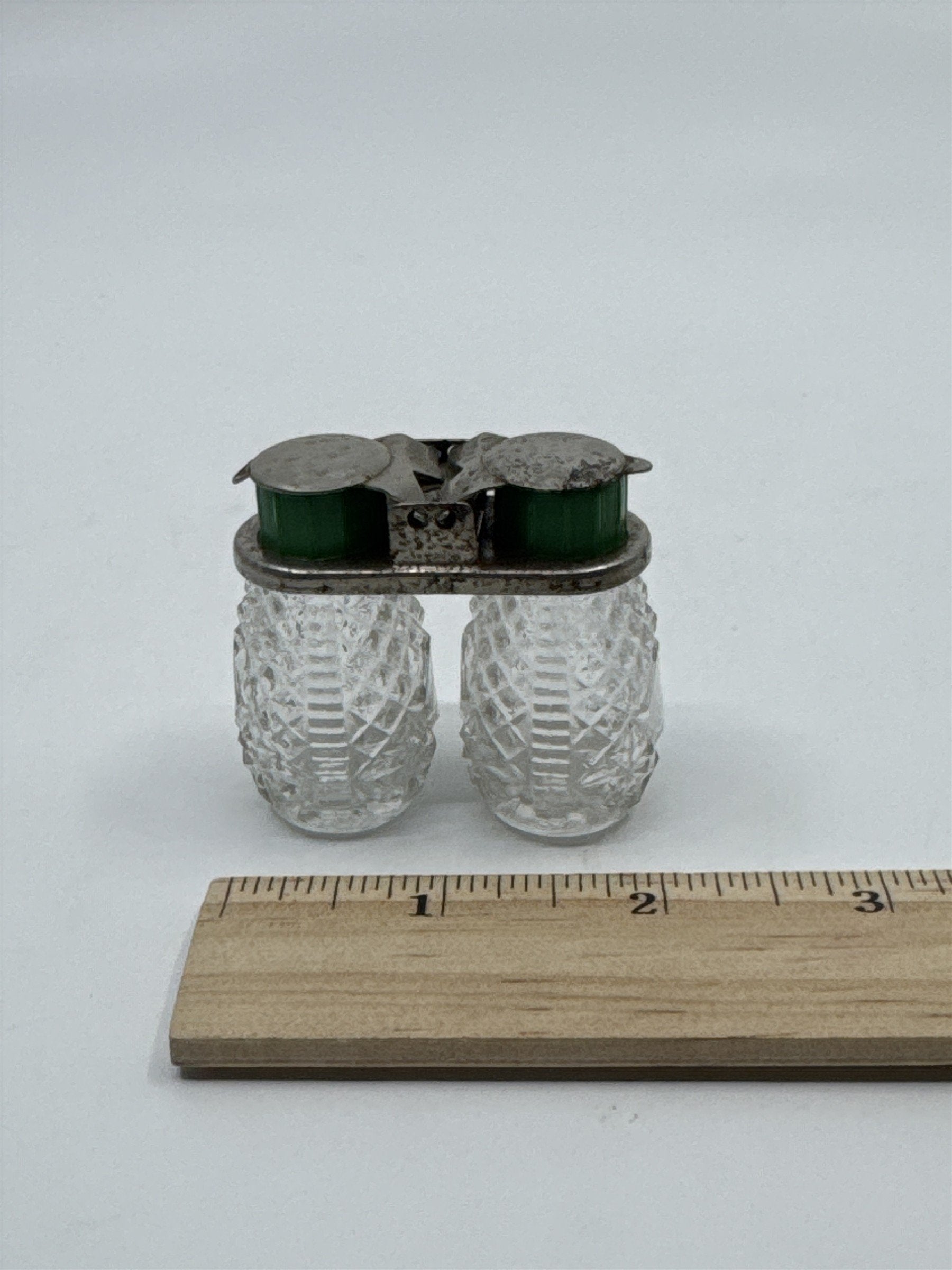 Vintage Bakelite Mini Green Travel Salt And Pepper Shakers Pressed Glass