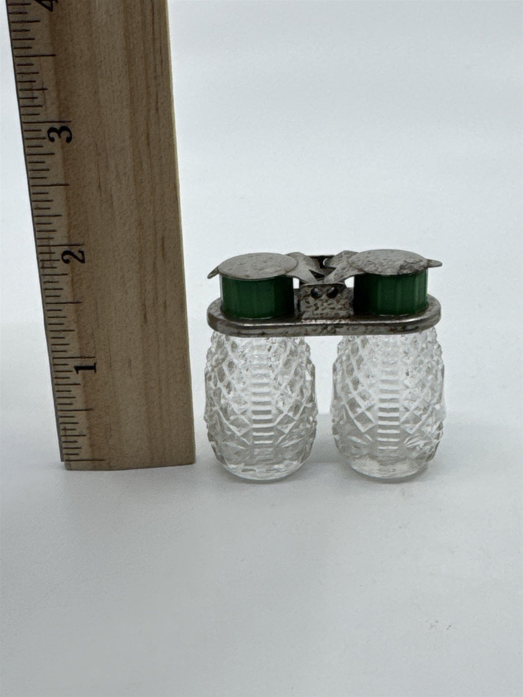 Vintage Bakelite Mini Green Travel Salt And Pepper Shakers Pressed Glass
