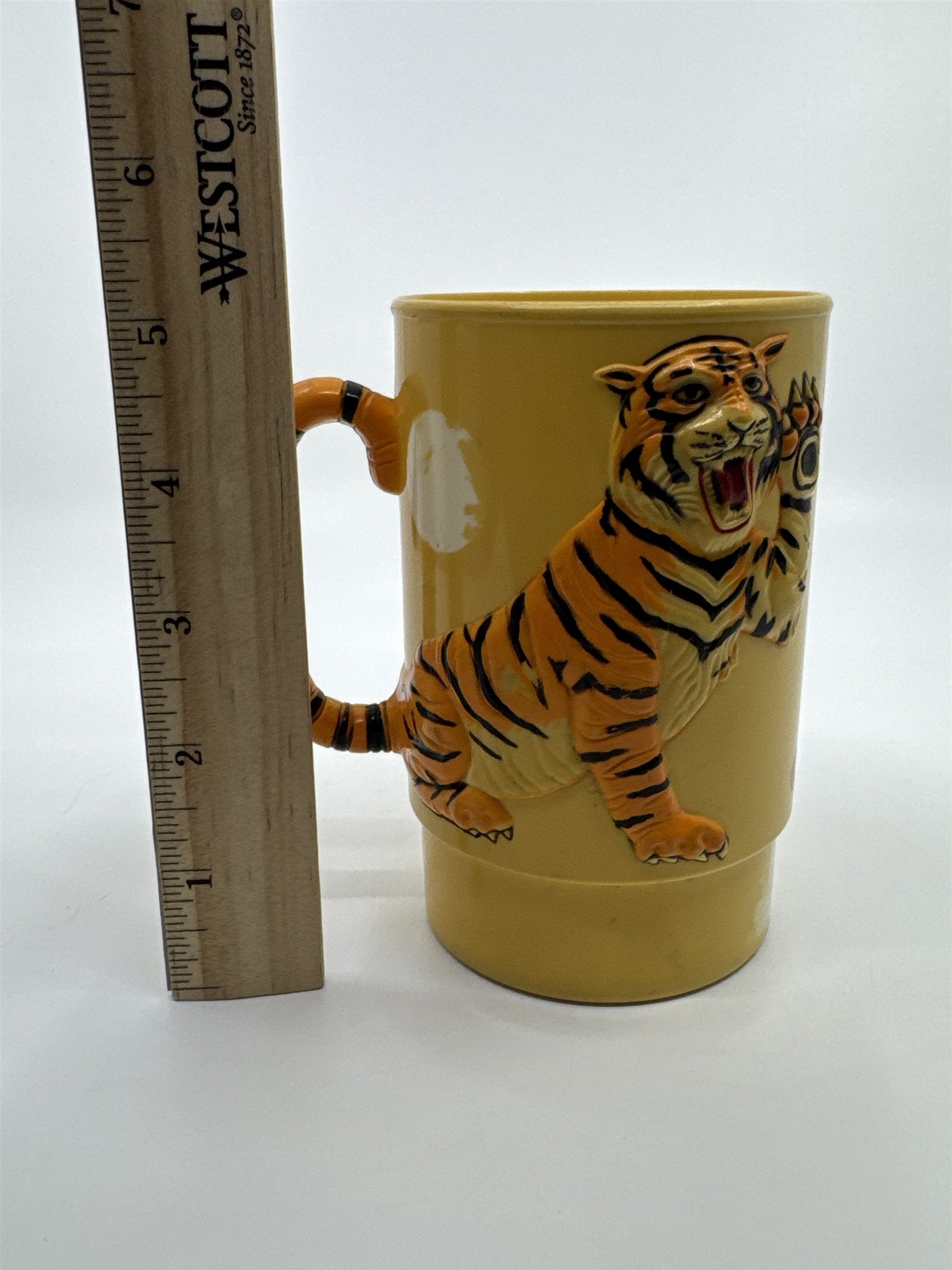 Vintage Ringling Bros. Barnum And Bailey Plastic Souvenir 3D Circus Mug Cup