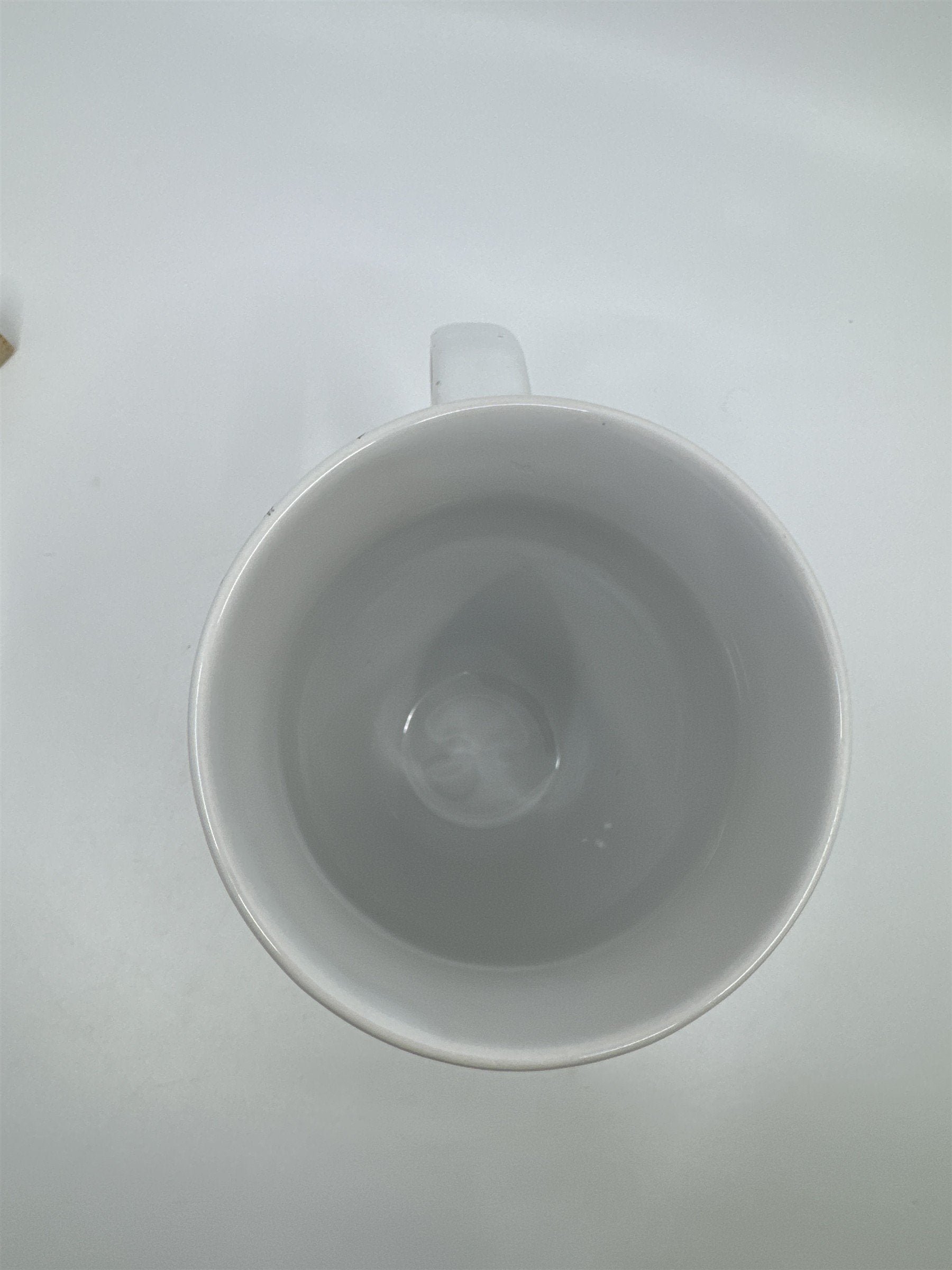 Large White Porcelain Threshold Coffee/Tea/Drink Mug Gold/Brown Abstract Lines