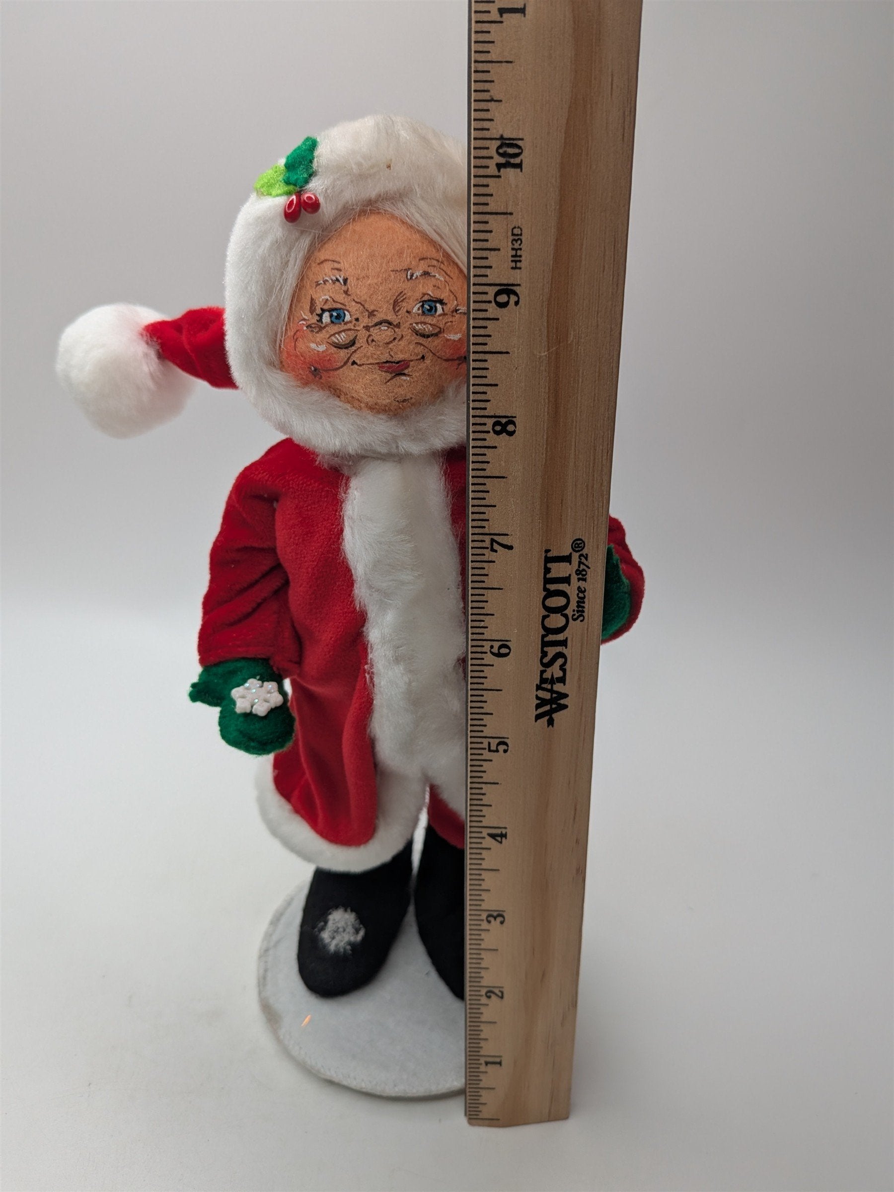 Vintage Annalee Mrs. Claus Mobilitee Doll With Green Mitten Christmas Cloth Doll