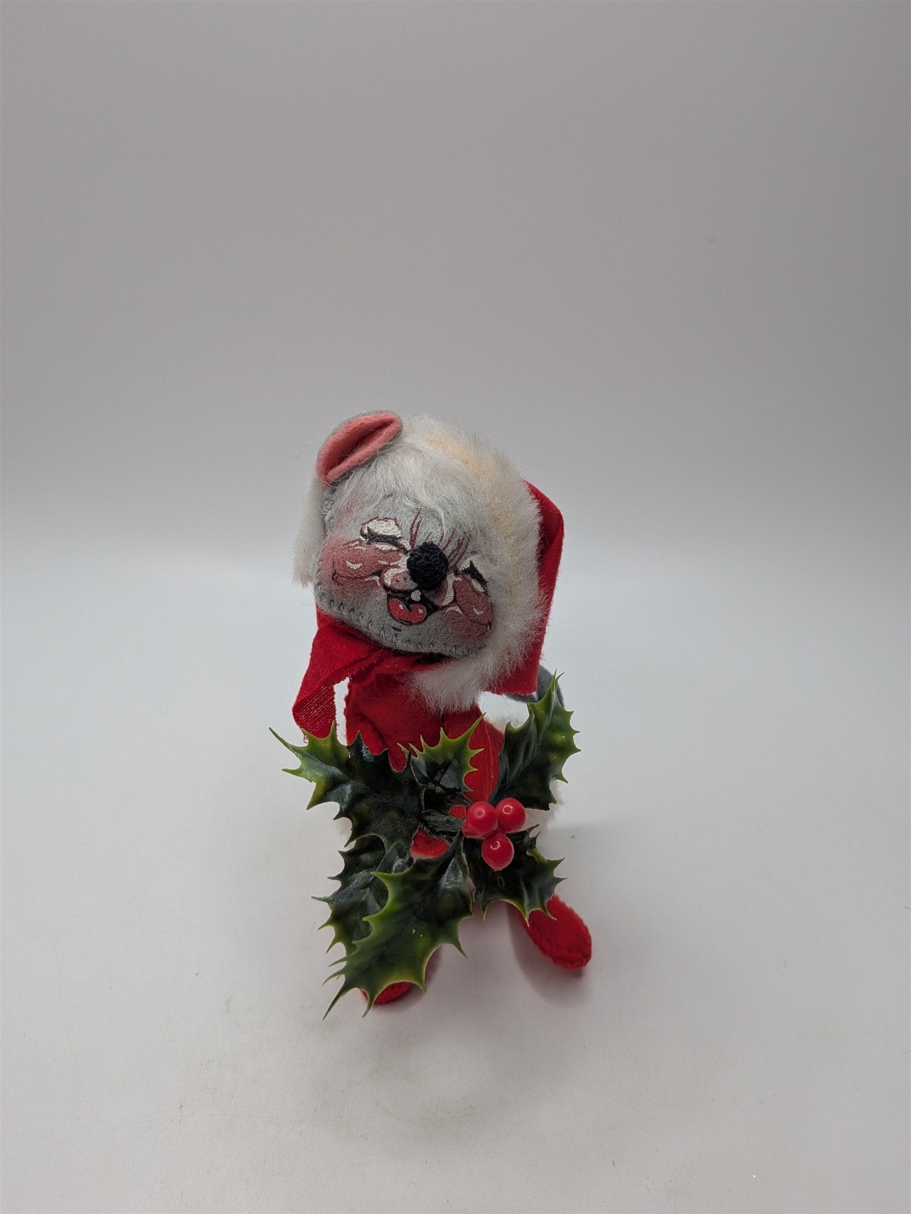 Vintage Annalee 1965 Mobilitee Santa Mouse Doll Felt Christmas Decor Holly Berry