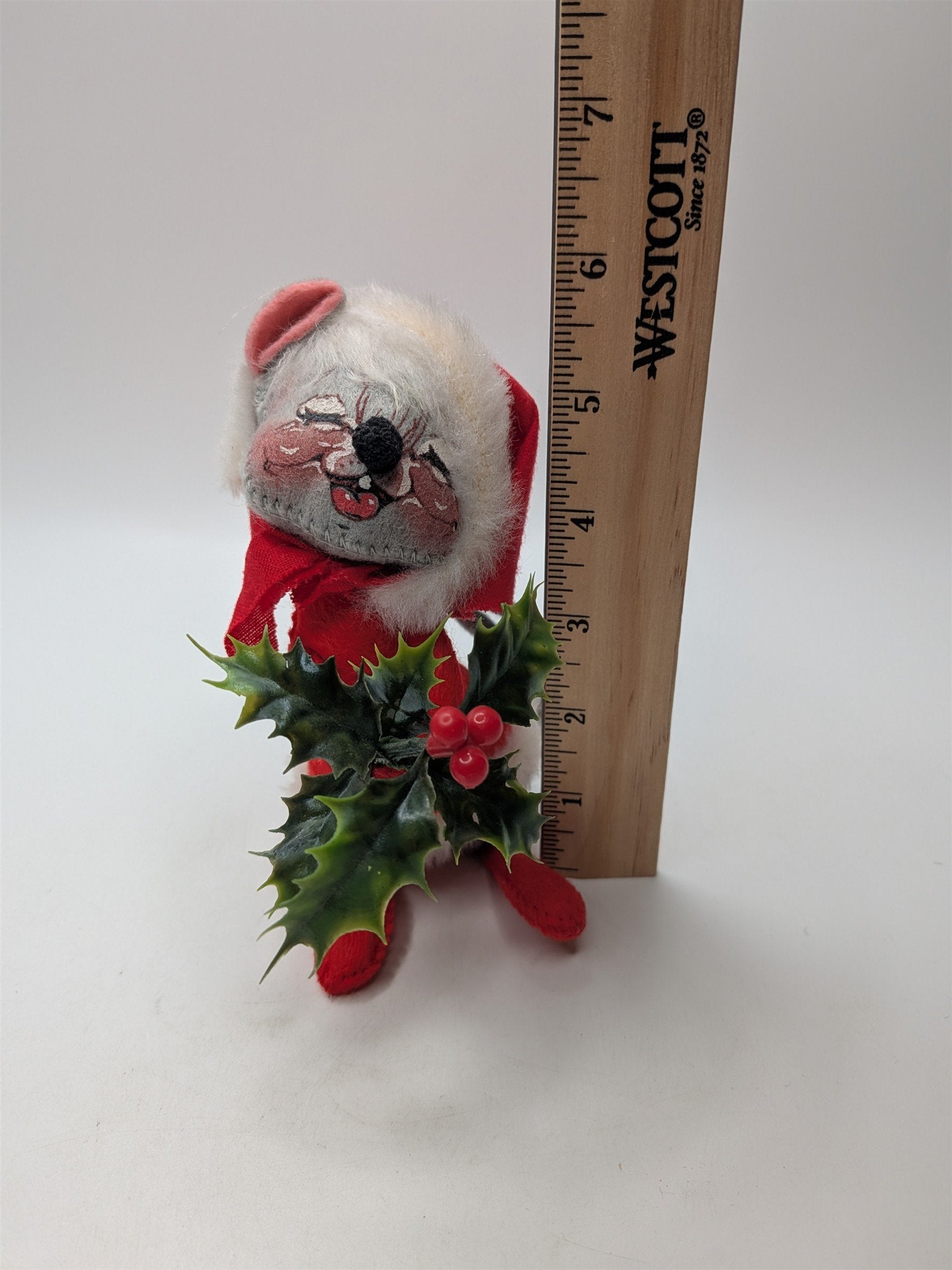 Vintage Annalee 1965 Mobilitee Santa Mouse Doll Felt Christmas Decor Holly Berry