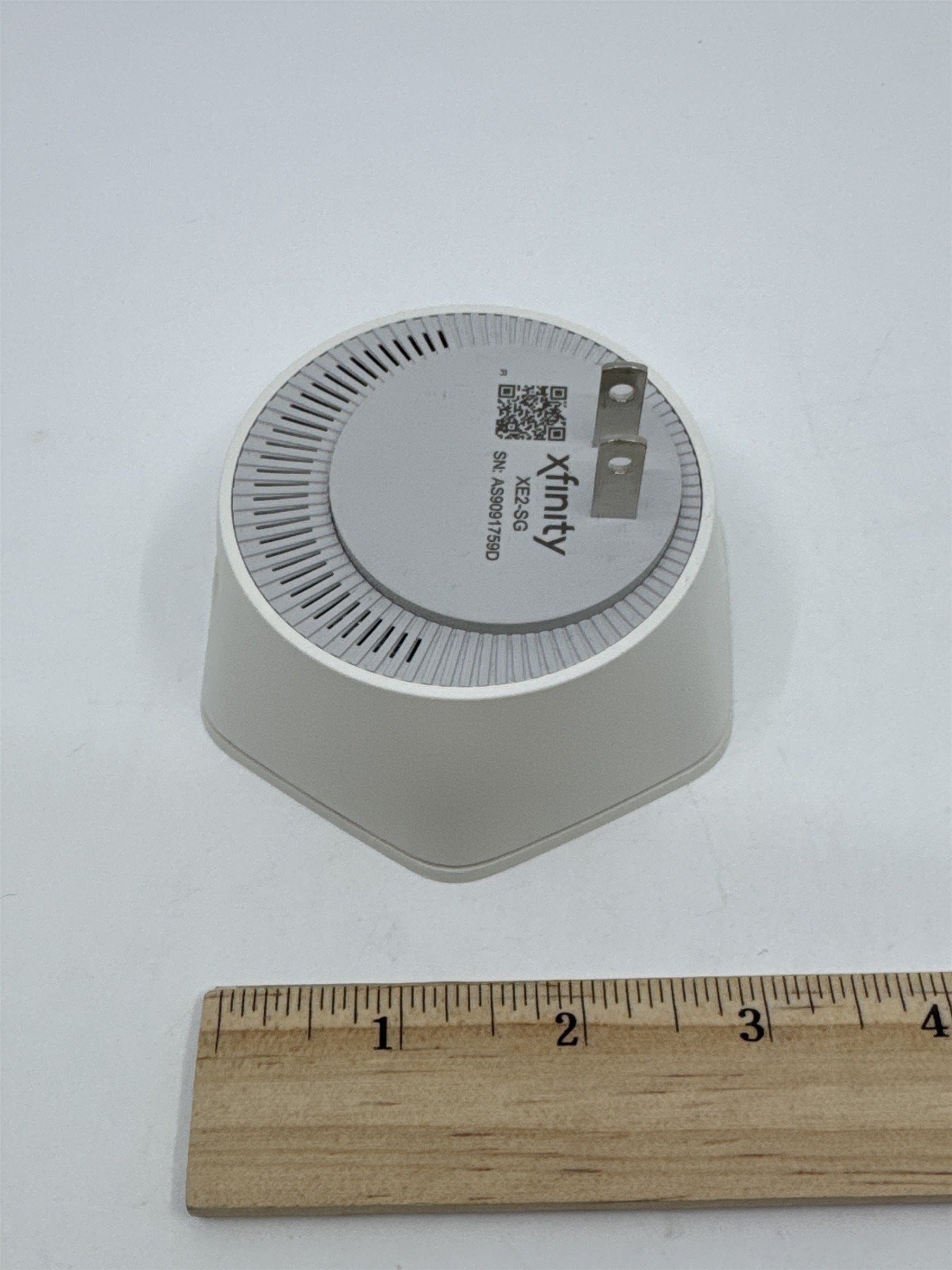 Xfinity Model XE2-SG Wireless Wifi Extender Wifi Pod