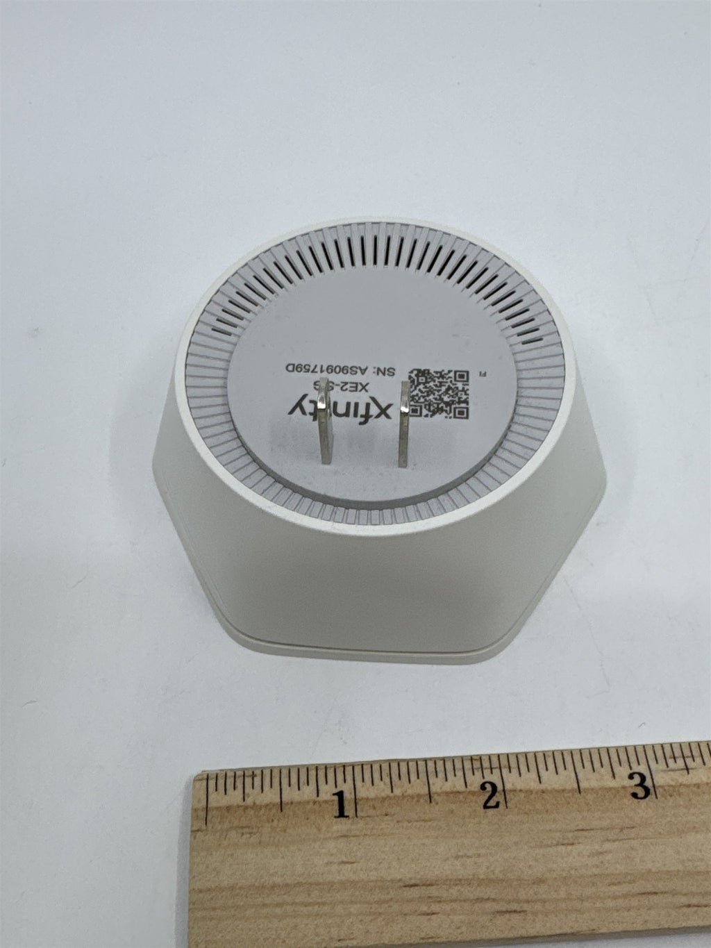 Xfinity Model XE2-SG Wireless Wifi Extender Wifi Pod