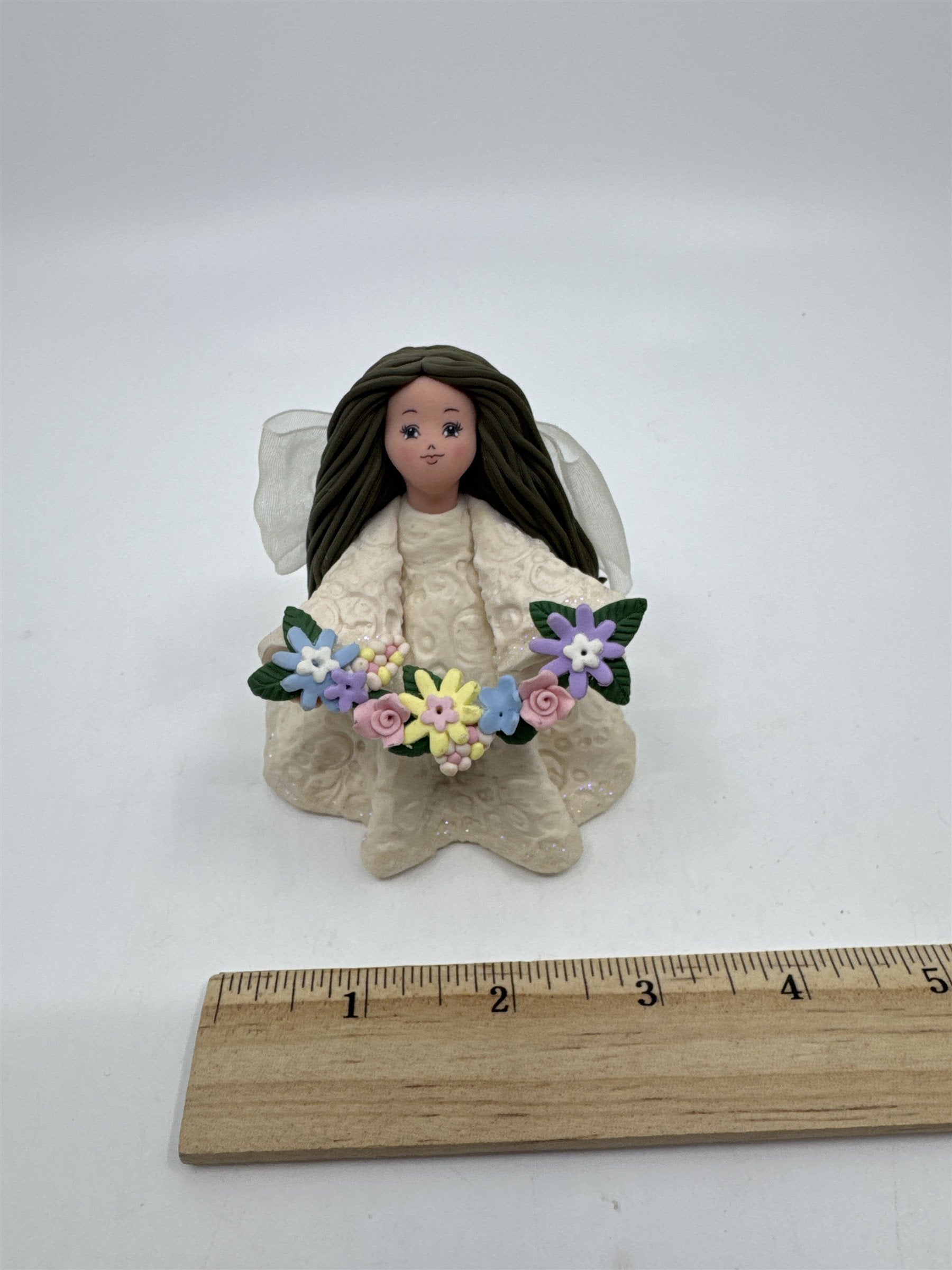 Kneeded Angels Friendship Angel Decorative Figurine W/ Flowers # 6005