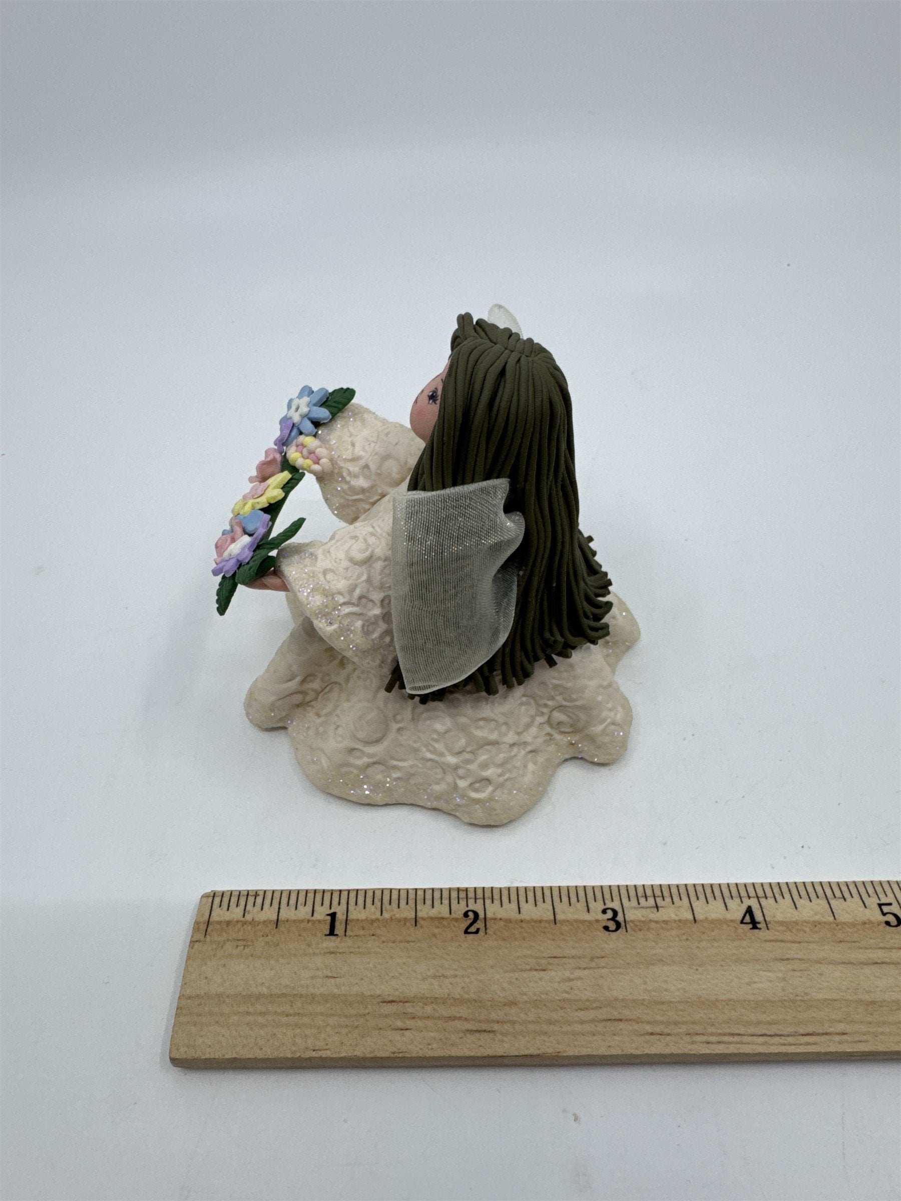 Kneeded Angels Friendship Angel Decorative Figurine W/ Flowers # 6005