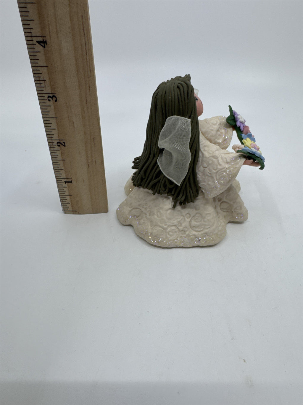 Kneeded Angels Friendship Angel Decorative Figurine W/ Flowers # 6005