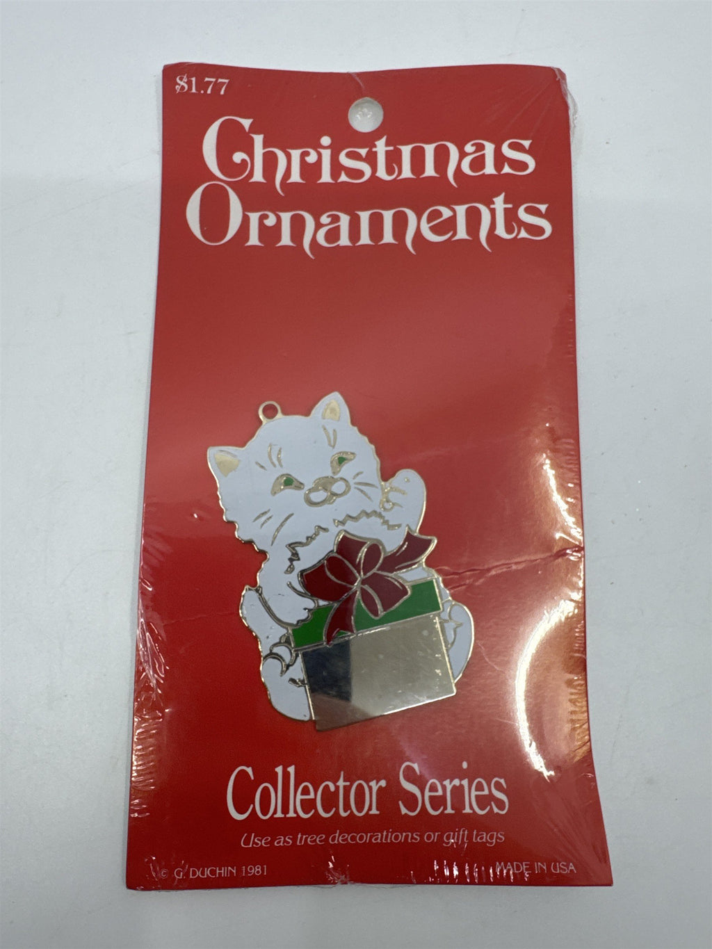 Vintage Holiday Christmas Ornament/Gift Tag White And Silver Cat W/ Present