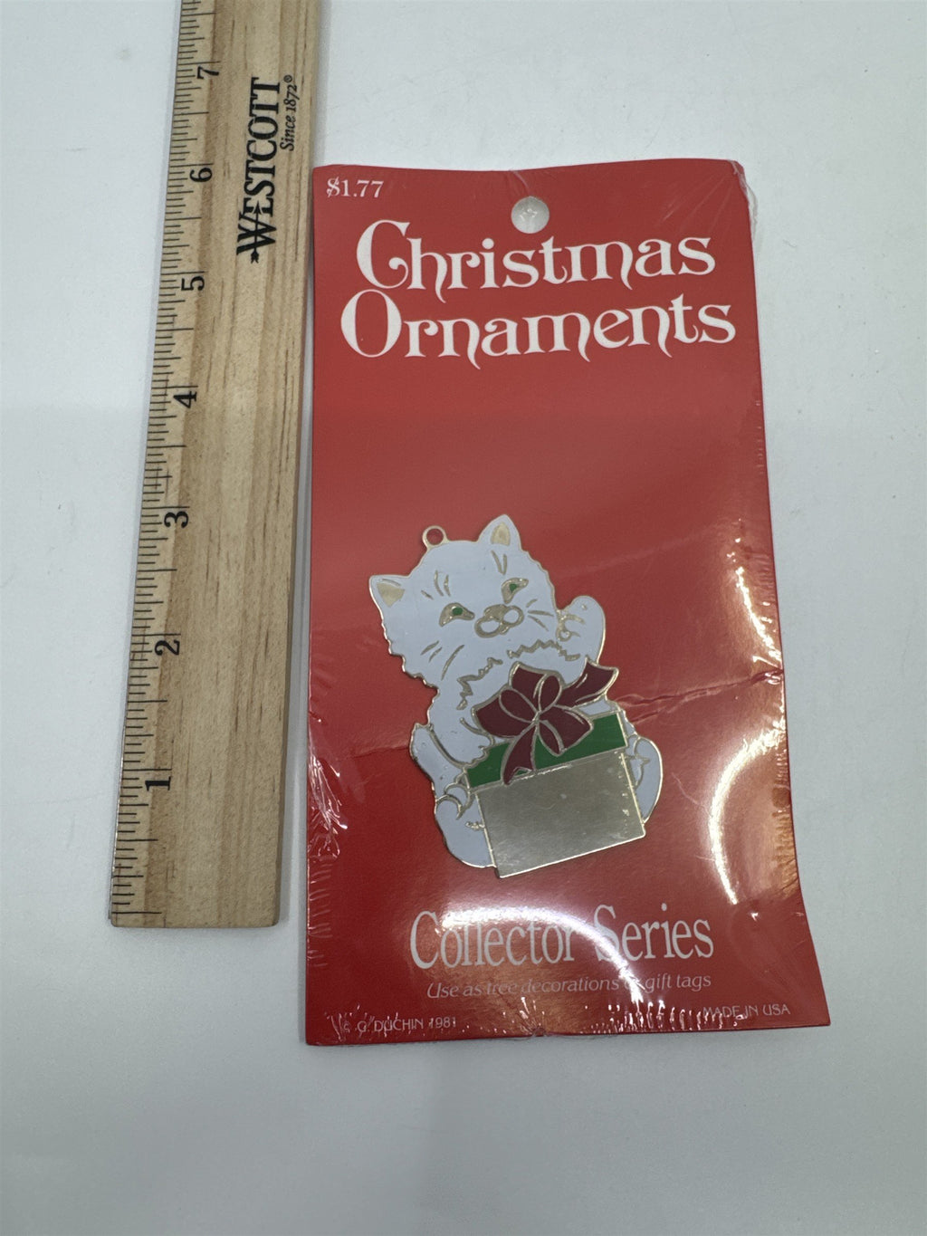 Vintage Holiday Christmas Ornament/Gift Tag White And Silver Cat W/ Present
