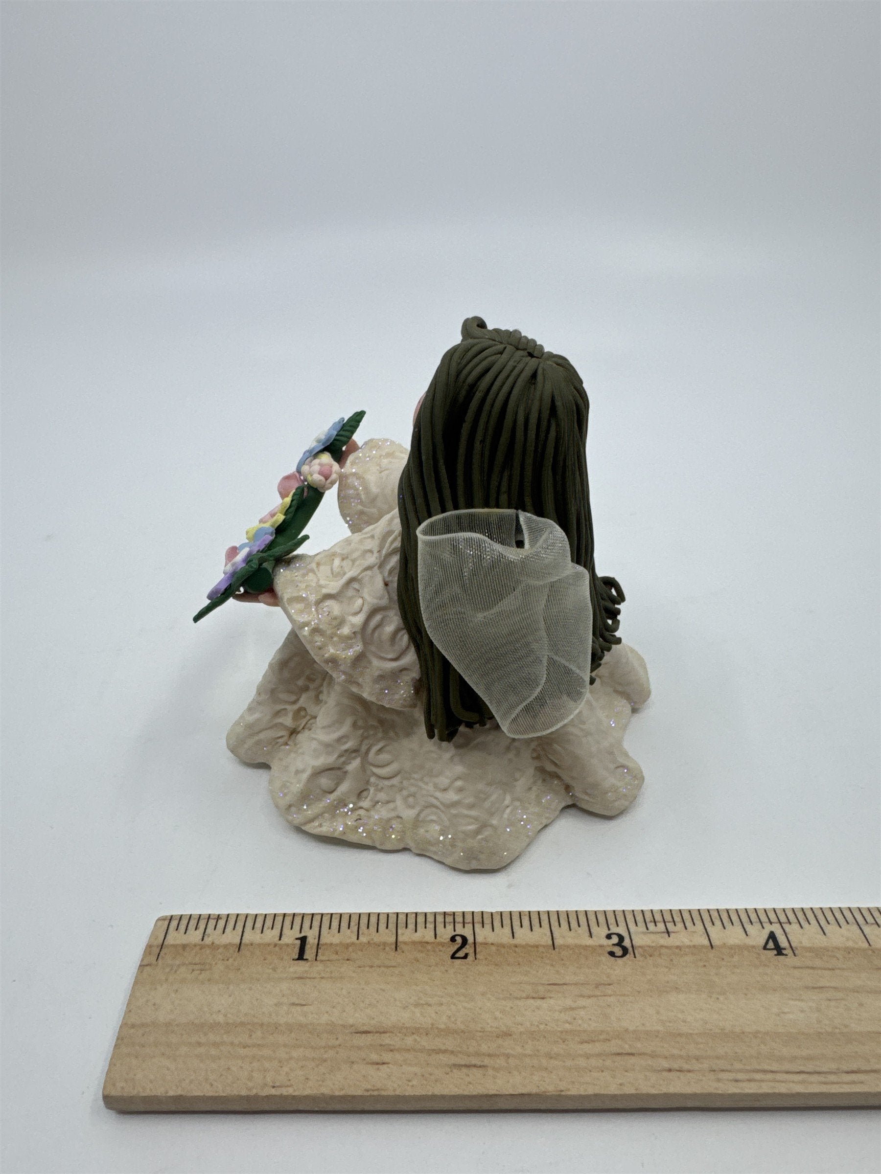 Kneeded Angels Friendship Angel Decorative Figurine W/ Flowers # 6005