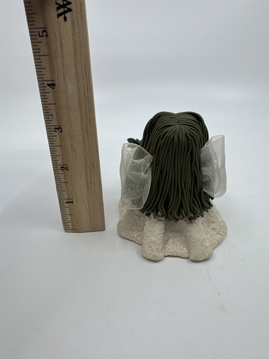 Kneeded Angels Friendship Angel Decorative Figurine W/ Flowers # 6005